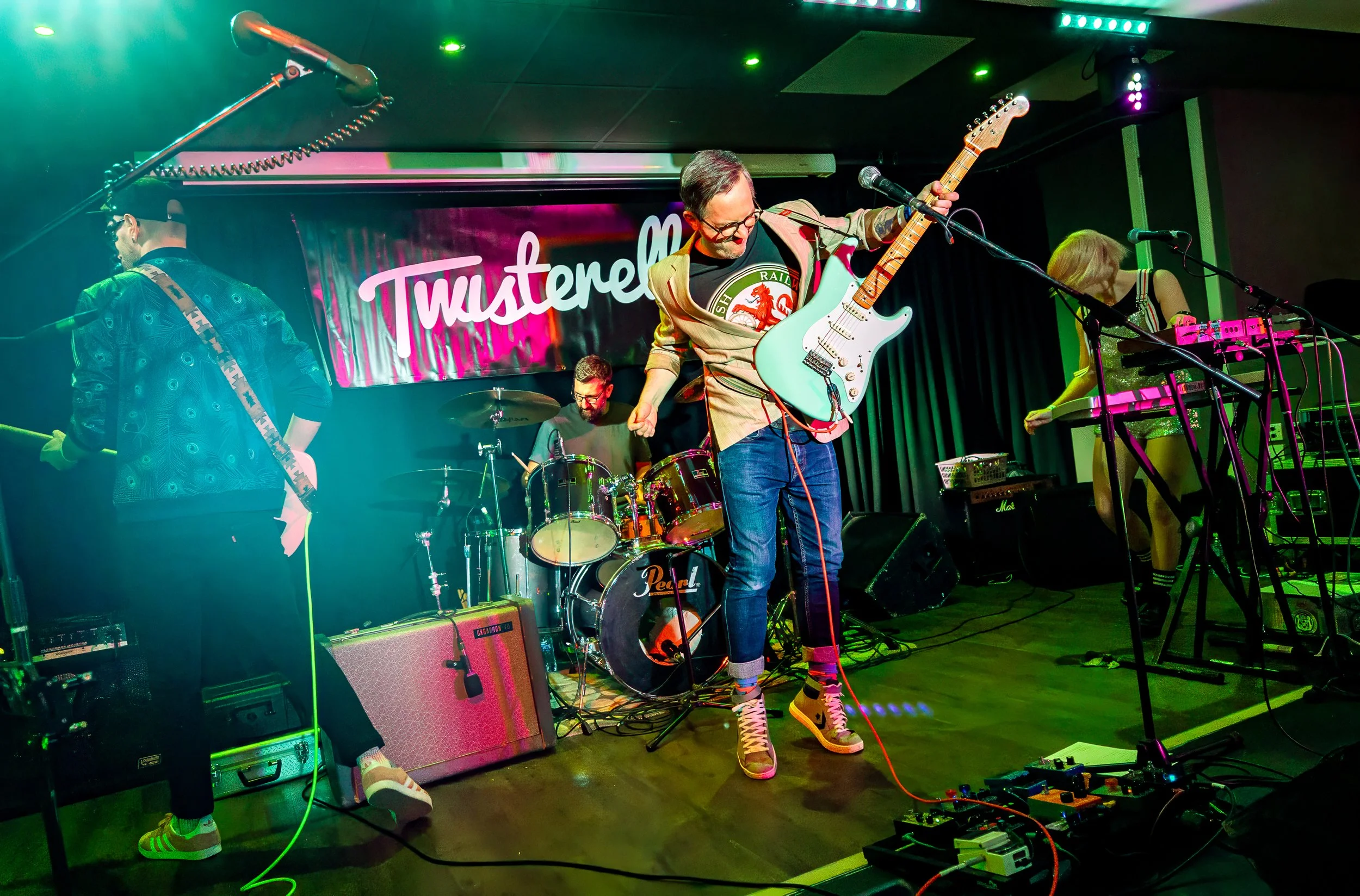 Middle Management-3.JPG