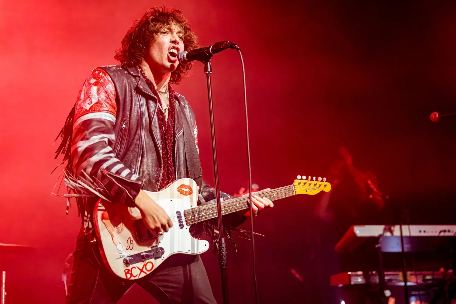 Barns+Courtney-2.webp