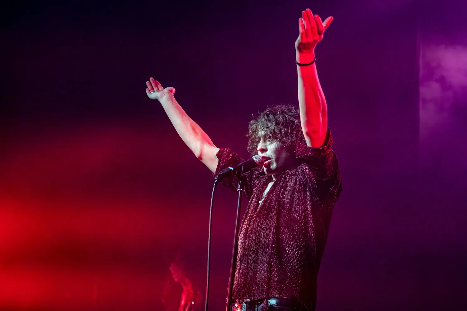Barns+Courtney-4.webp