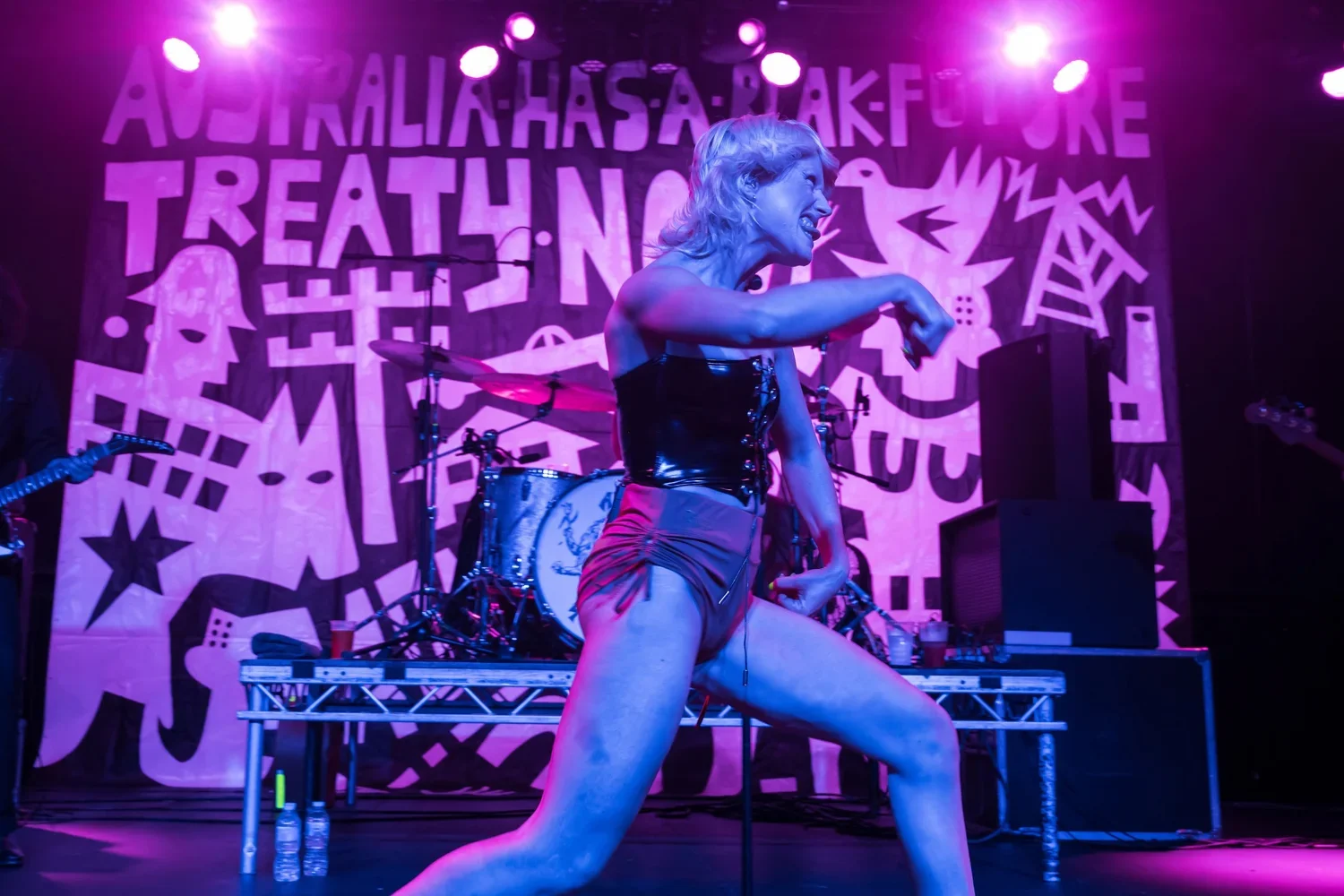 Amyl+and+The+Sniffers+@+The+02+Academy,+Edinburgh23-08-202308.webp