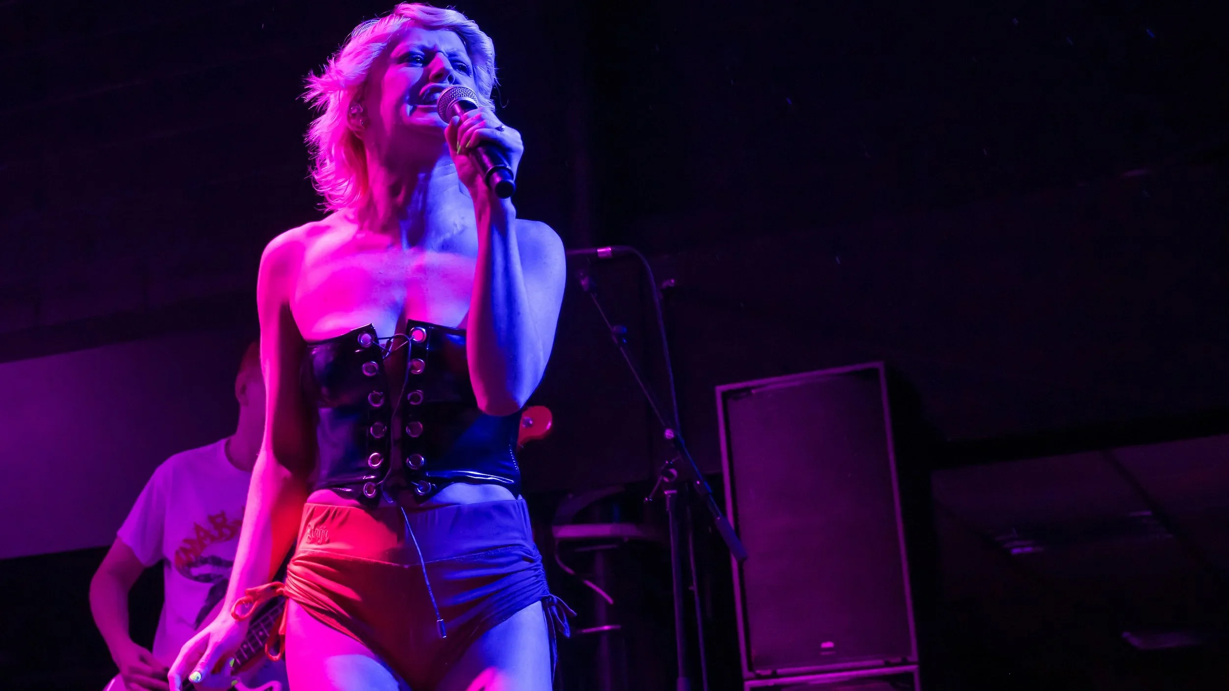 Amyl+and+The+Sniffers+@+The+02+Academy,+Edinburgh23-08-202309.webp