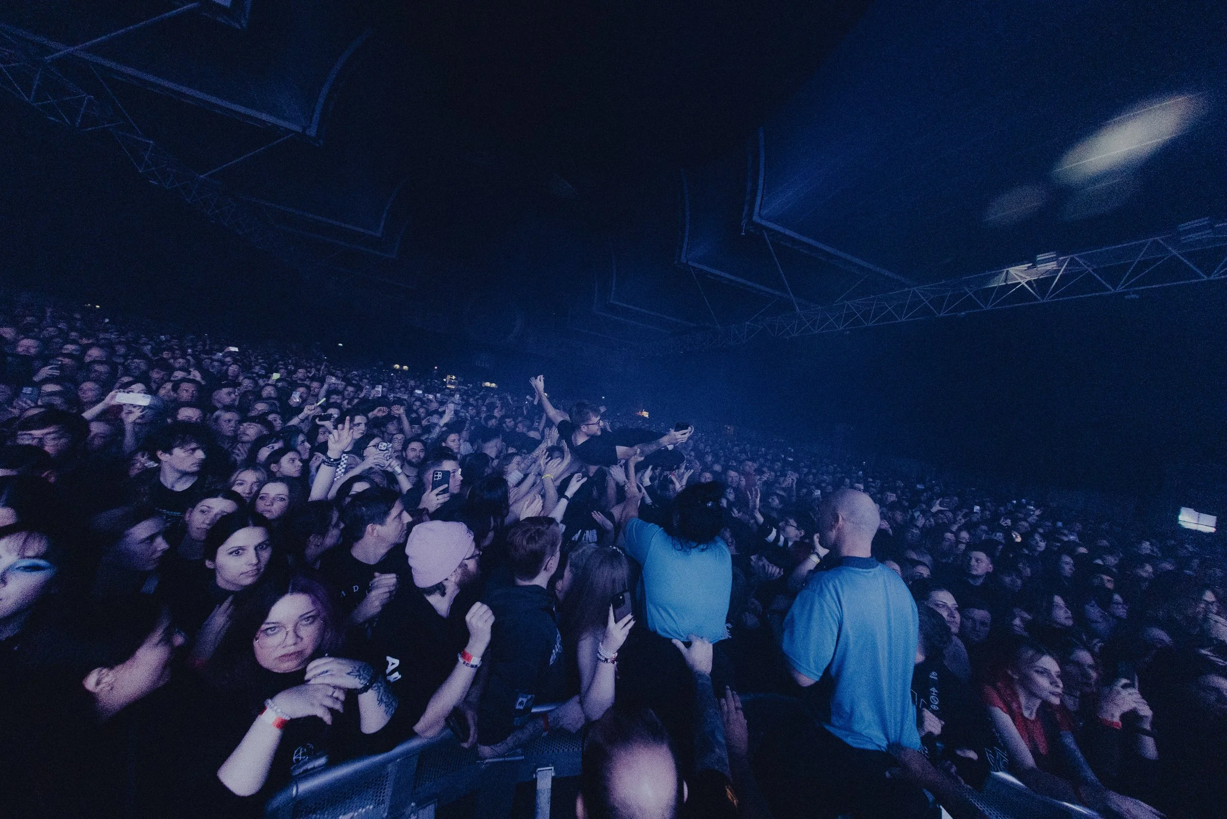 Omens London-1-89-2.jpg