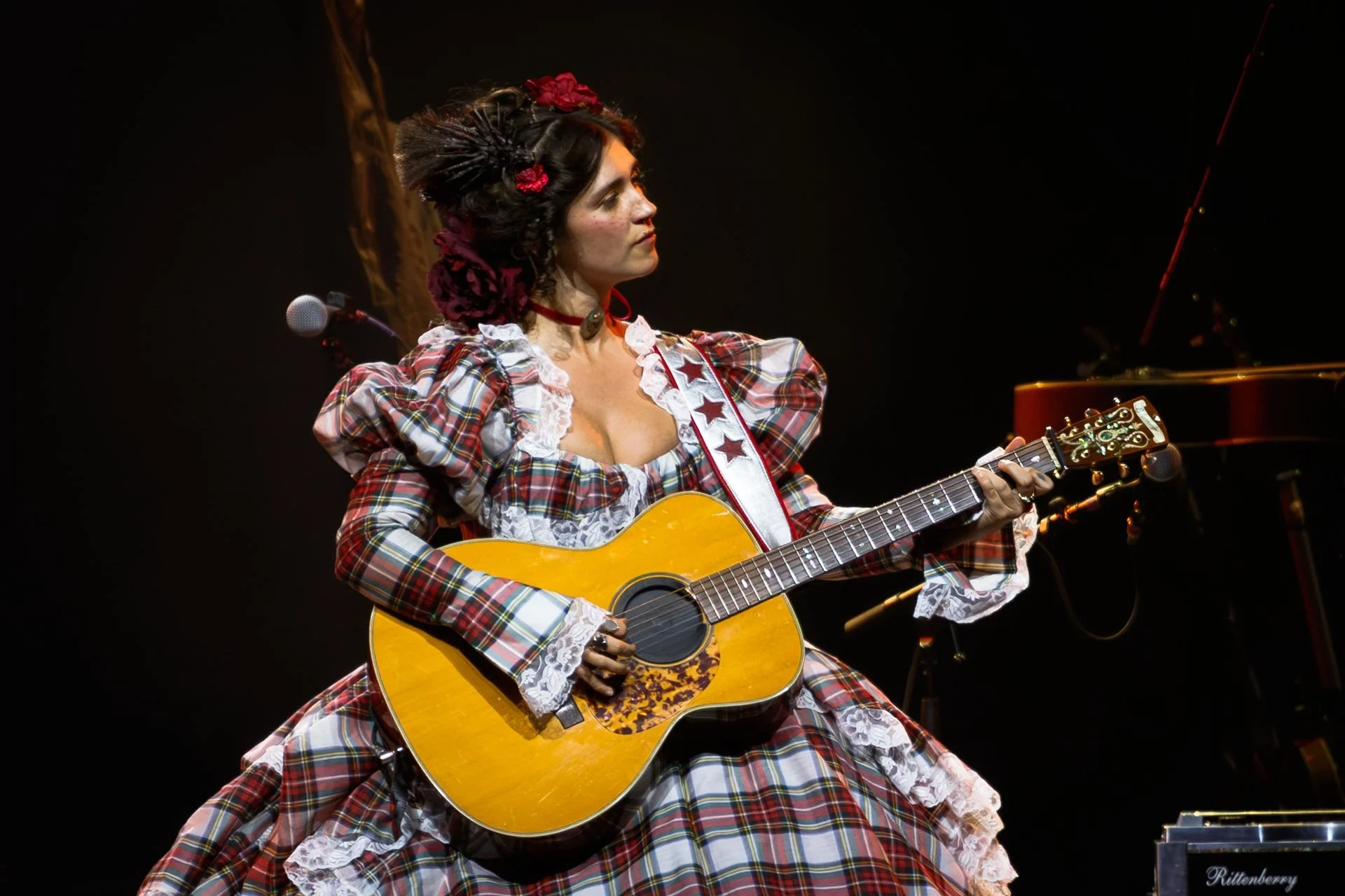 Sierra Ferrell - Mumford & Sons support - OVO Hydro, Glasgow - 02.12.25 - 2.jpg