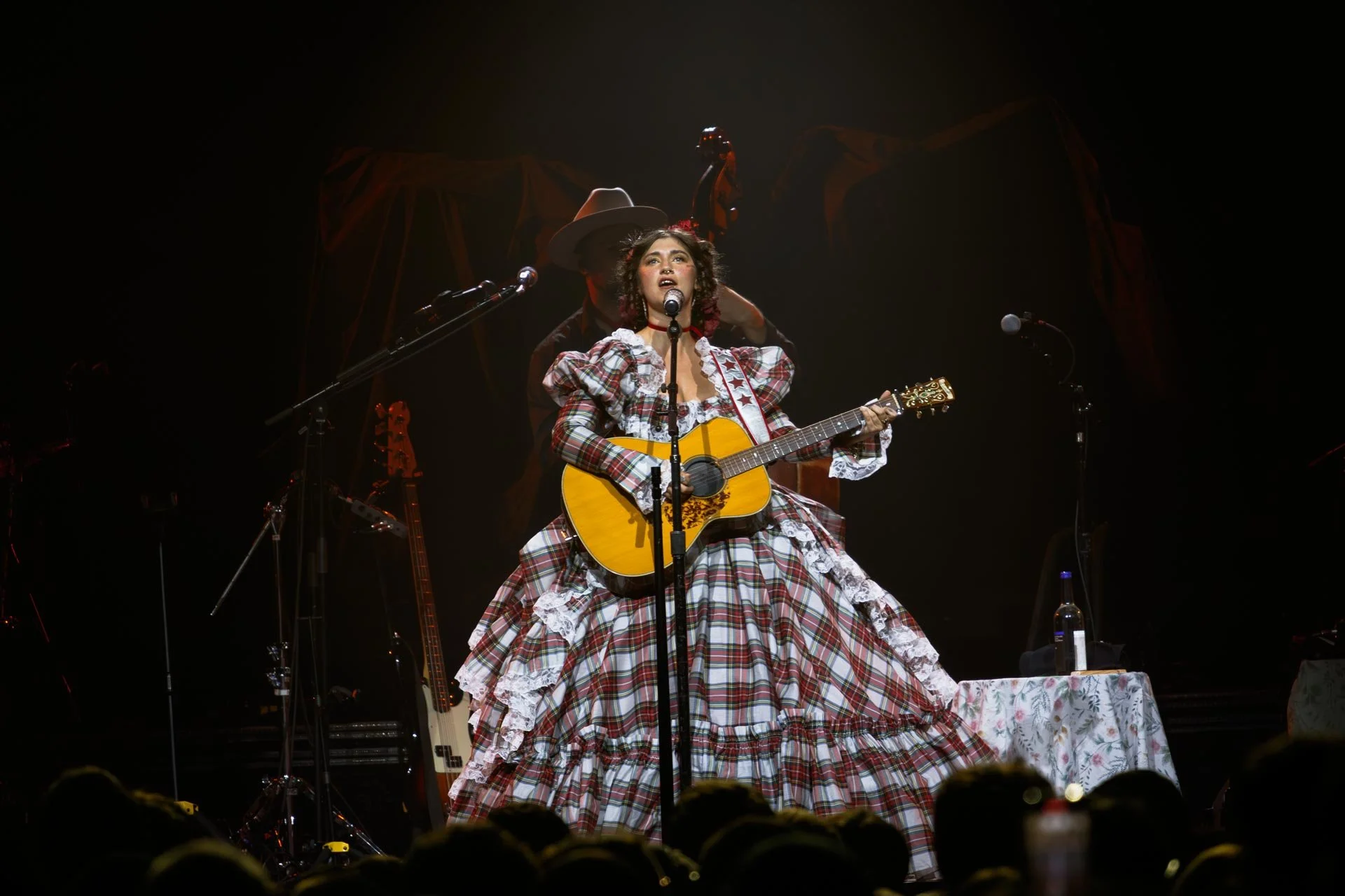 Sierra Ferrell - Mumford & Sons support - OVO Hydro, Glasgow - 02.12.25 - 9.jpg