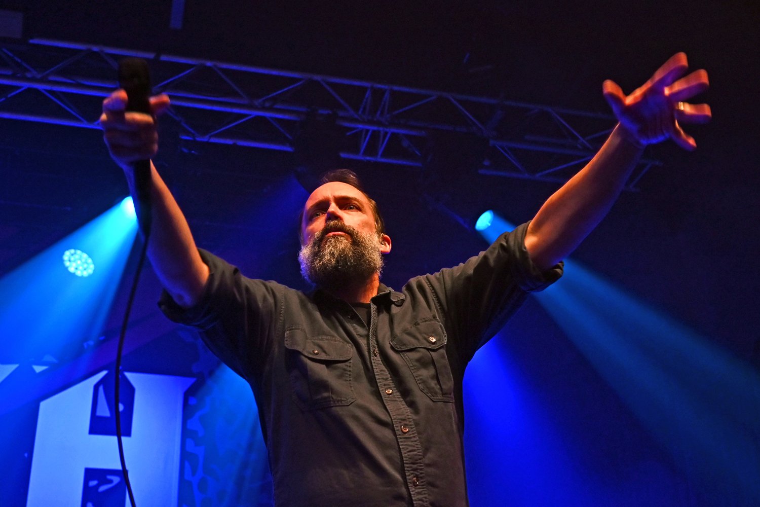 CLUTCH 04 @ TREV EALES.jpg