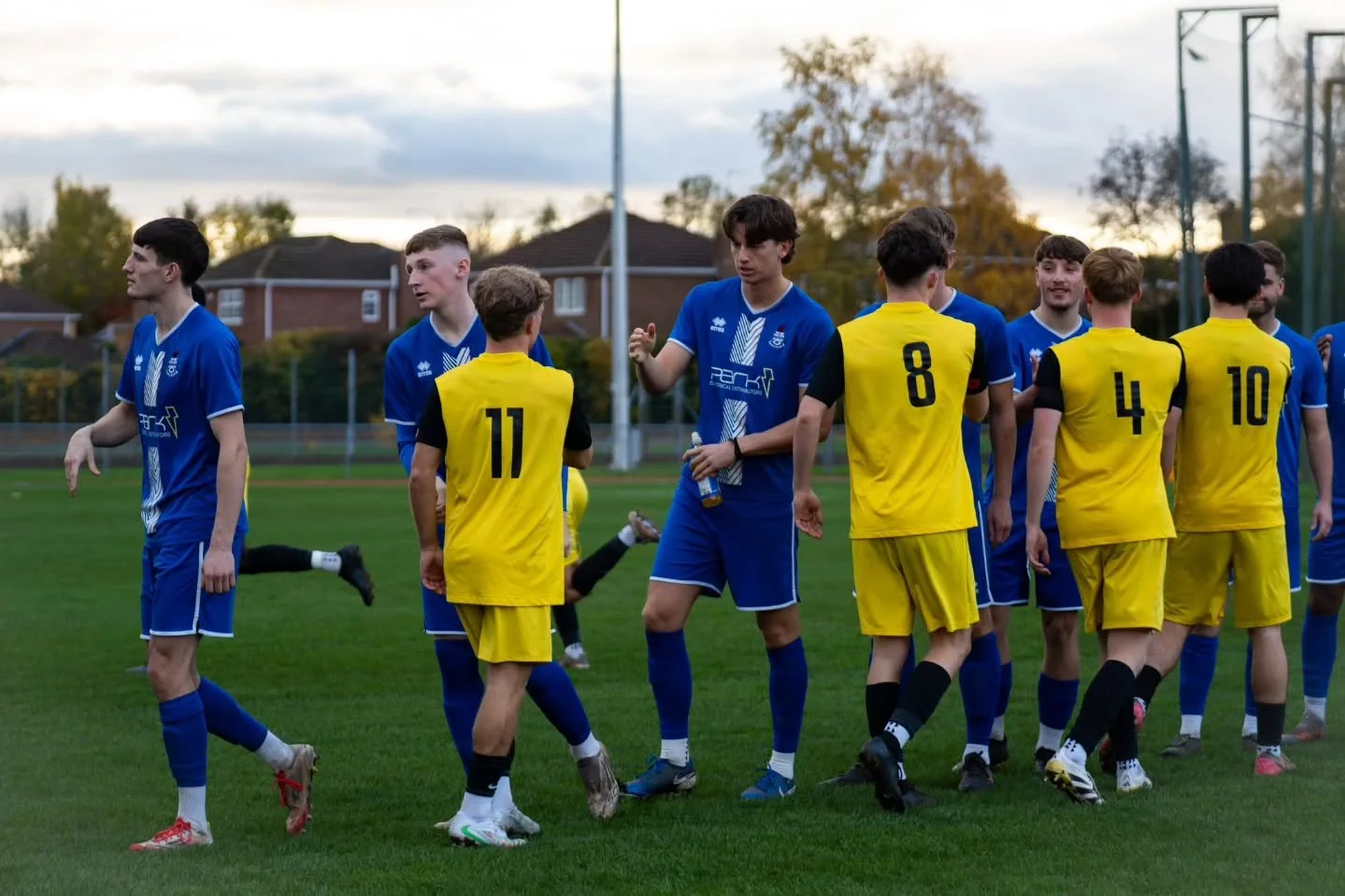 Tough day out away to @parkviewafc this afternoon

Full collection: https://www.kierangphotos.co.uk/football/park-view-afc-vs-jarrow-fc-08112025

.
.
.
#footballphotography #football #sports #sportsphotography #sonyalpha