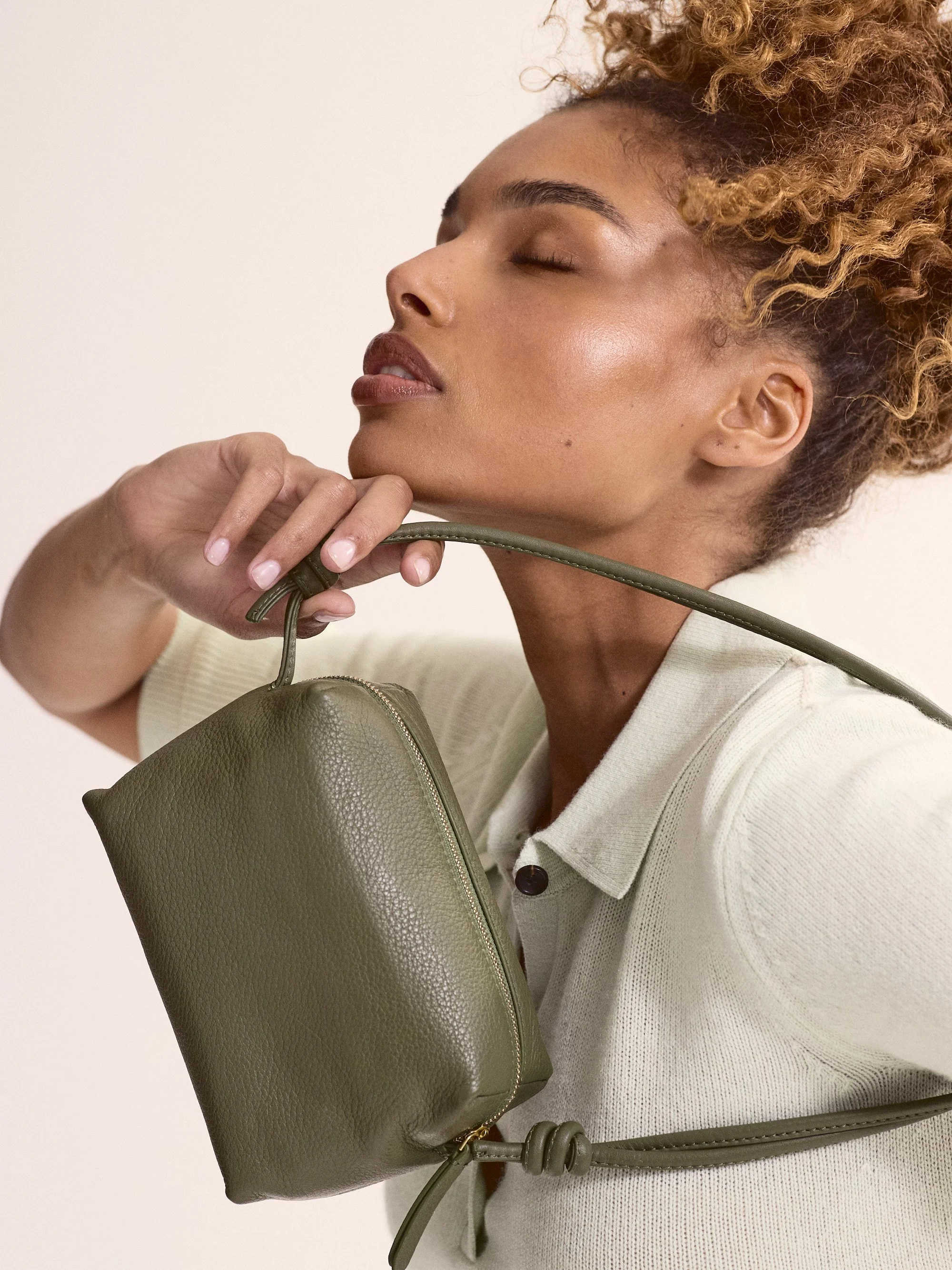 VB_Studio_S05_Blake Crossbody_0015.jpg