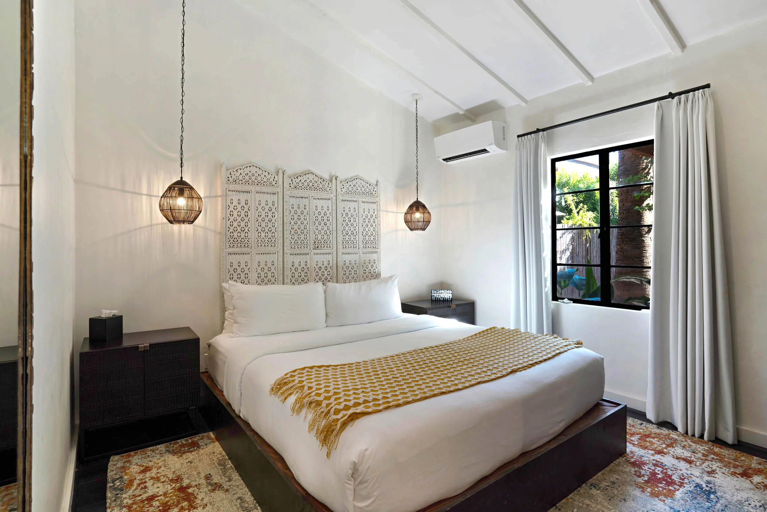  The Coba Suite 
 Cal-King Bed / 1,000 SF / Free Wifi 
 2 People / Pet Friendly 