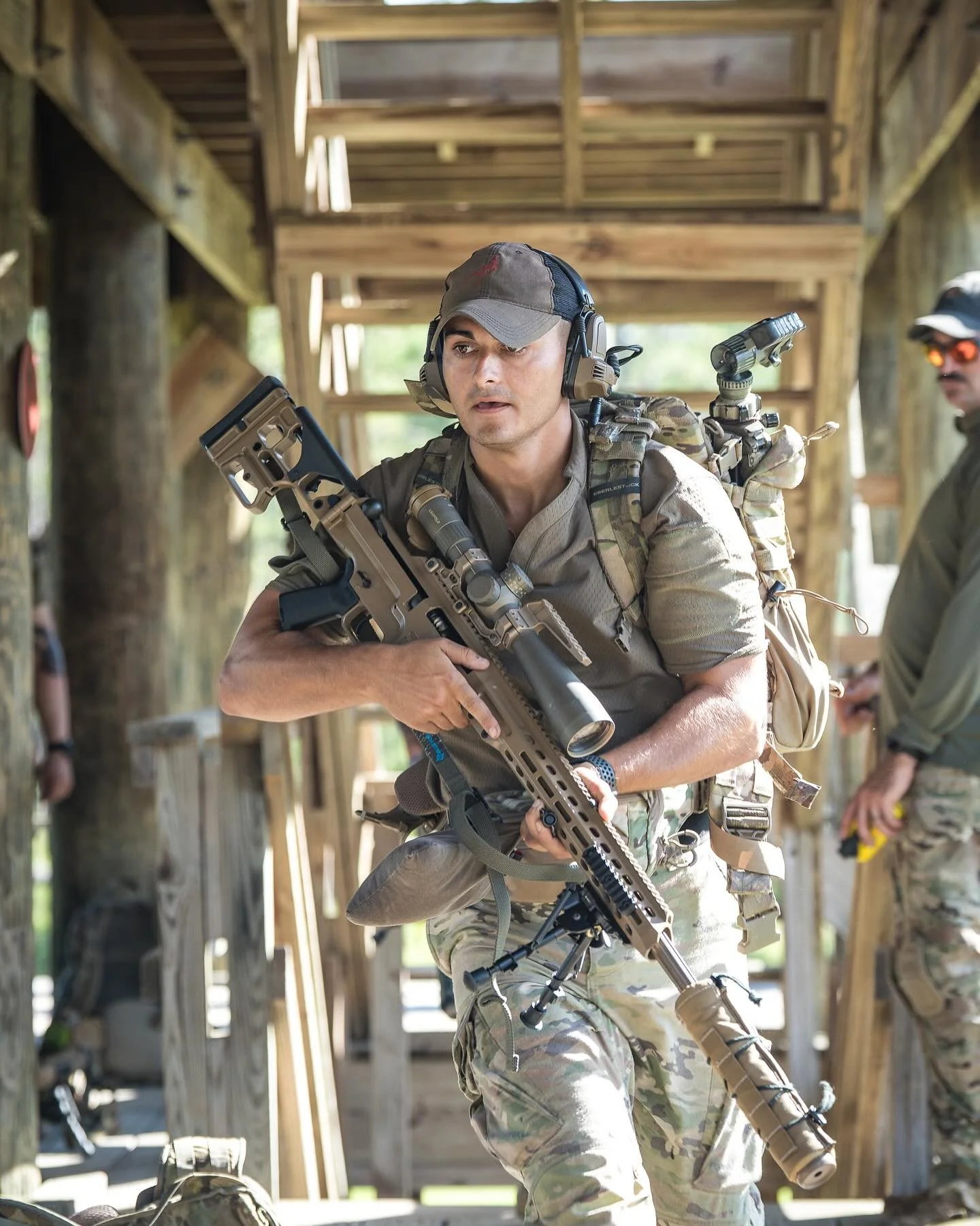 Running the @eberlestock 
Mission Assault Pack w/ frame + full kit
Paired with the Bando Bag for rapid-access
————————————————————
