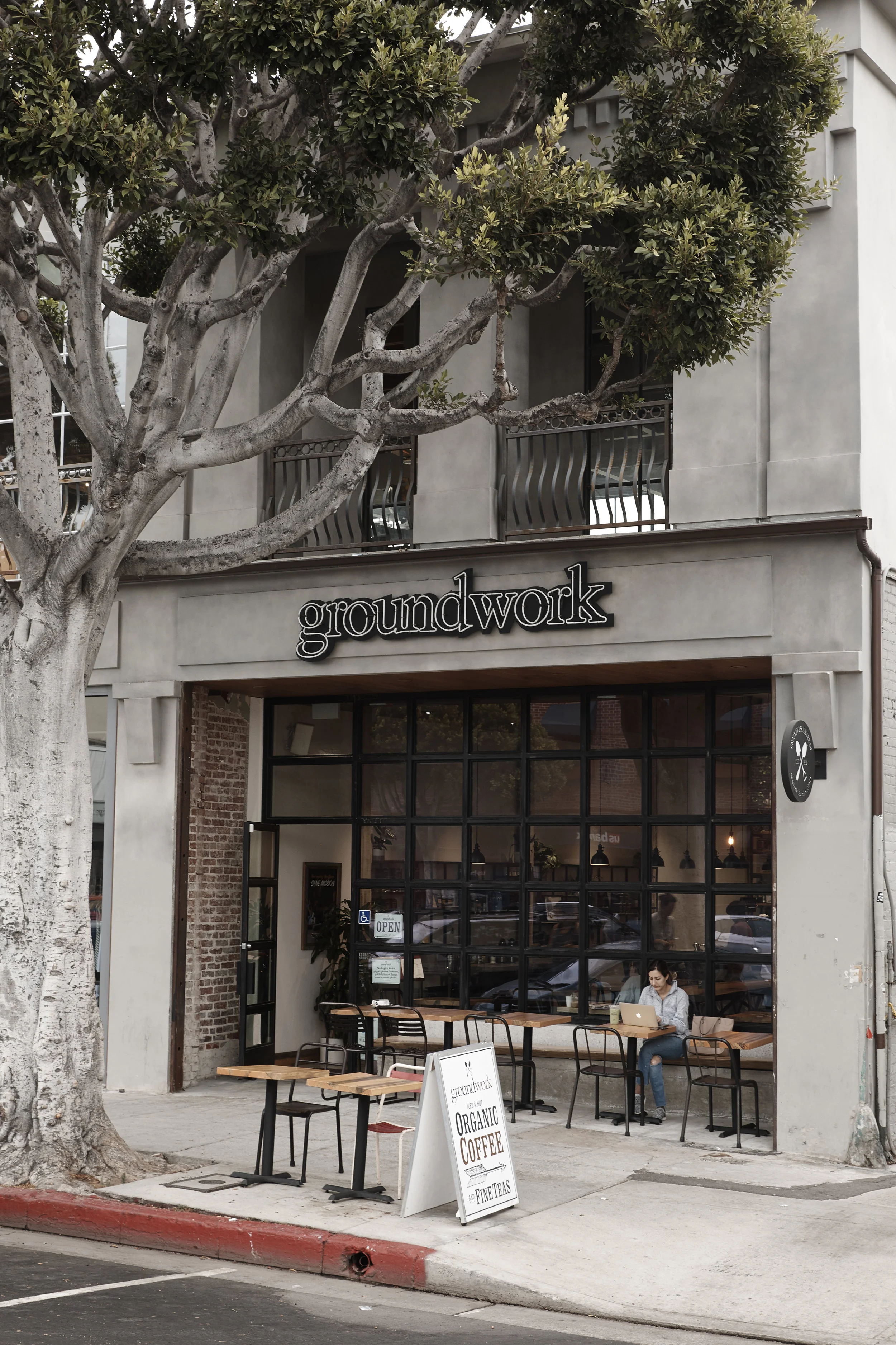 Architecture for Groundwork coffee on Larchmont Blvd., facade