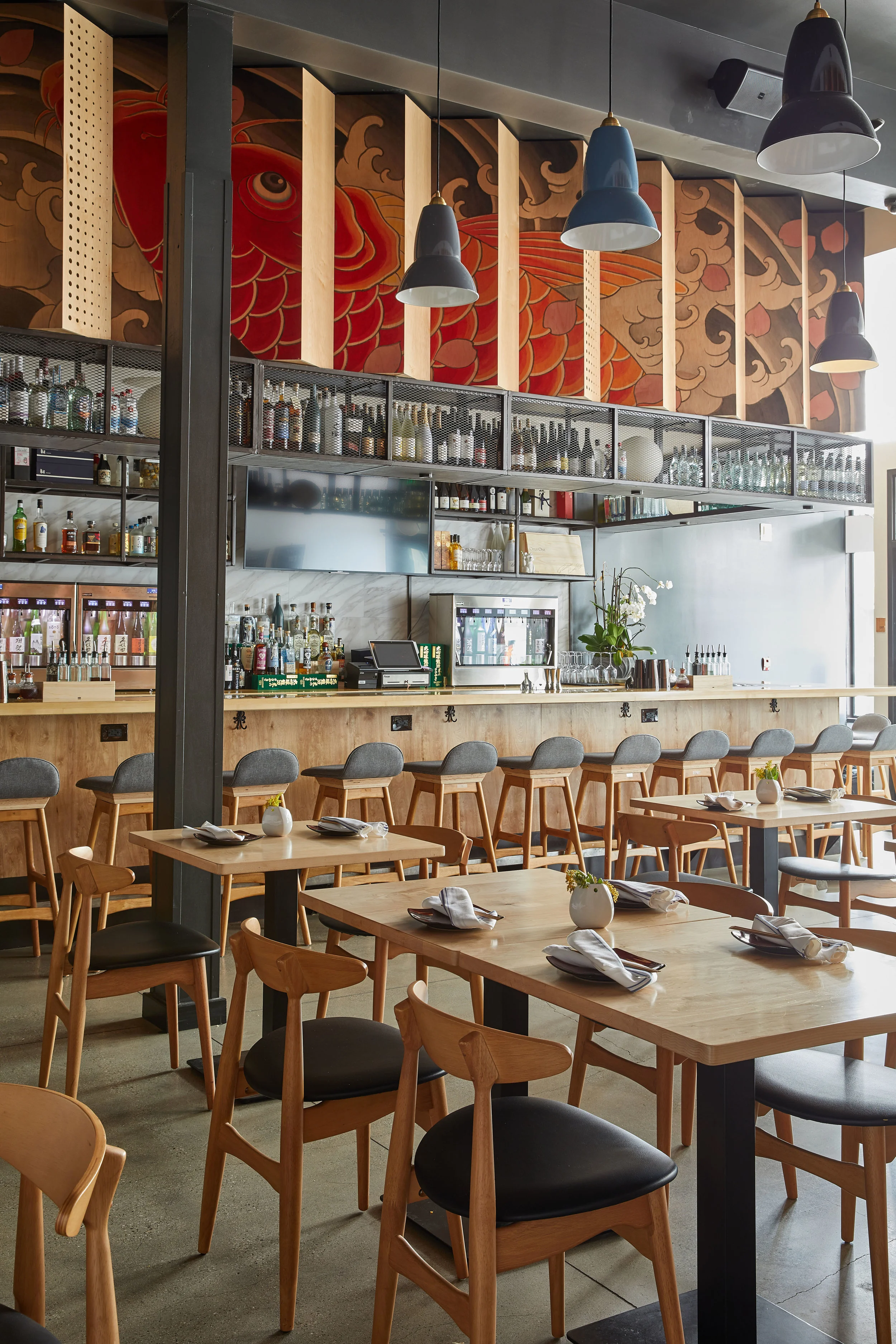 Architecture of Sake Dojo restaurant Little Tokyo, seating and bar