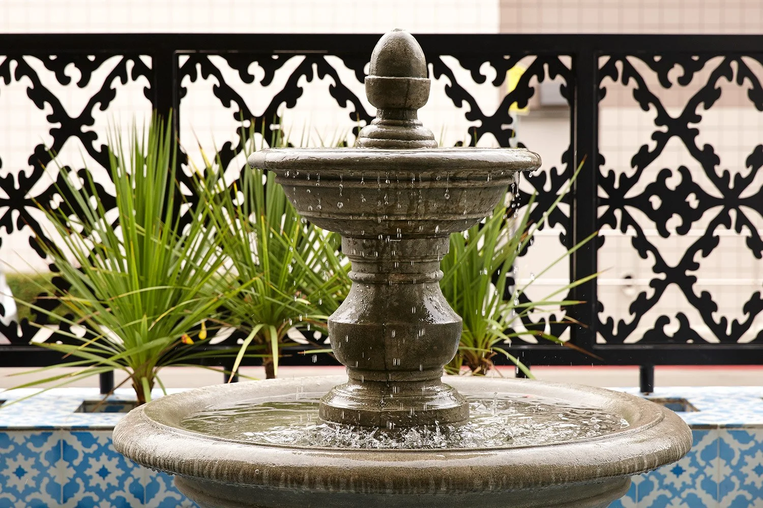 Architecture of Mexicano restaurant in Baldwin Hills, fountain