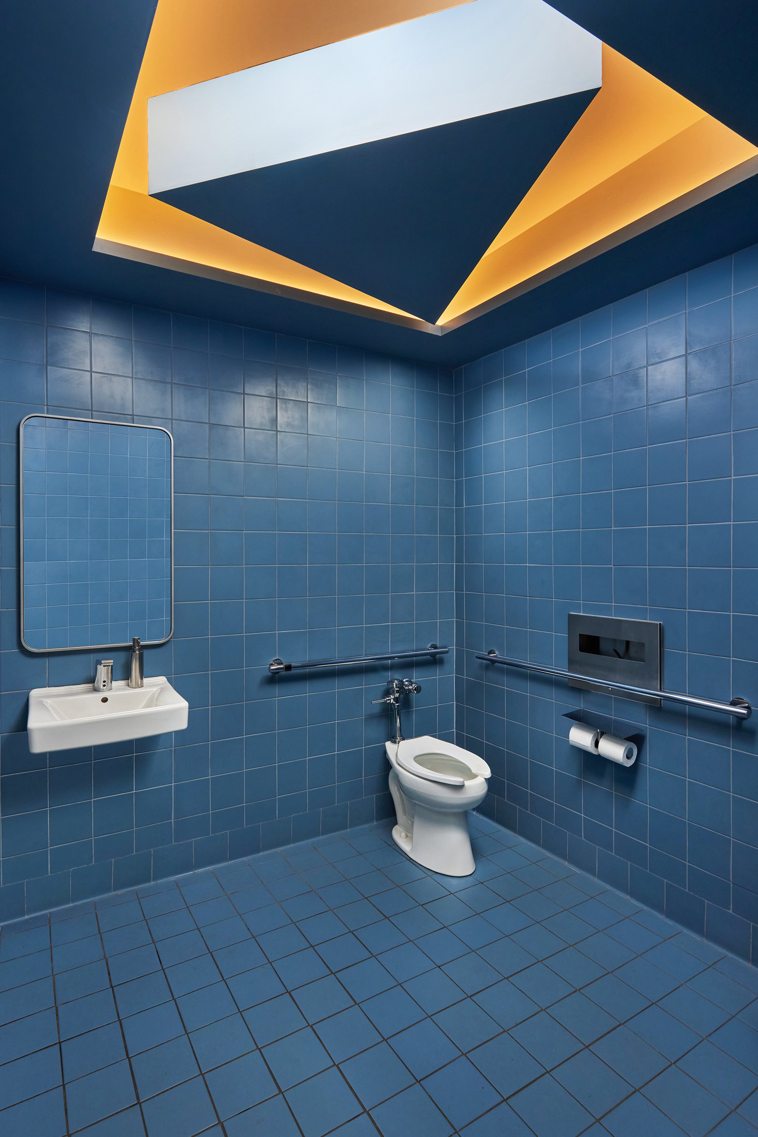 Architecture of Vidiots, blue bathroom