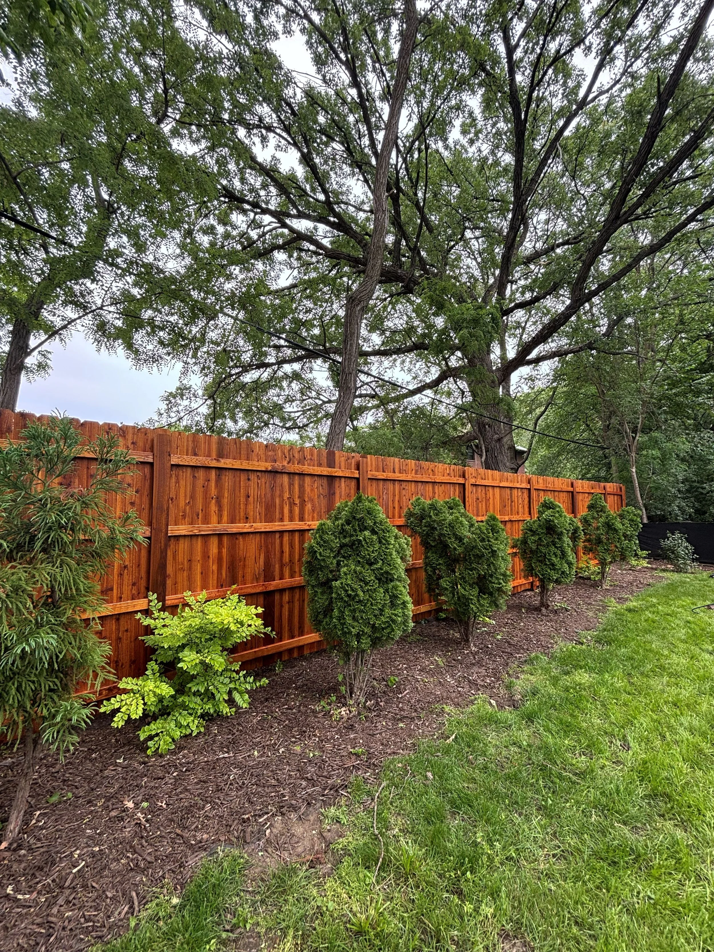 cedar-fence-sealed-des-moines-iowa.jpg