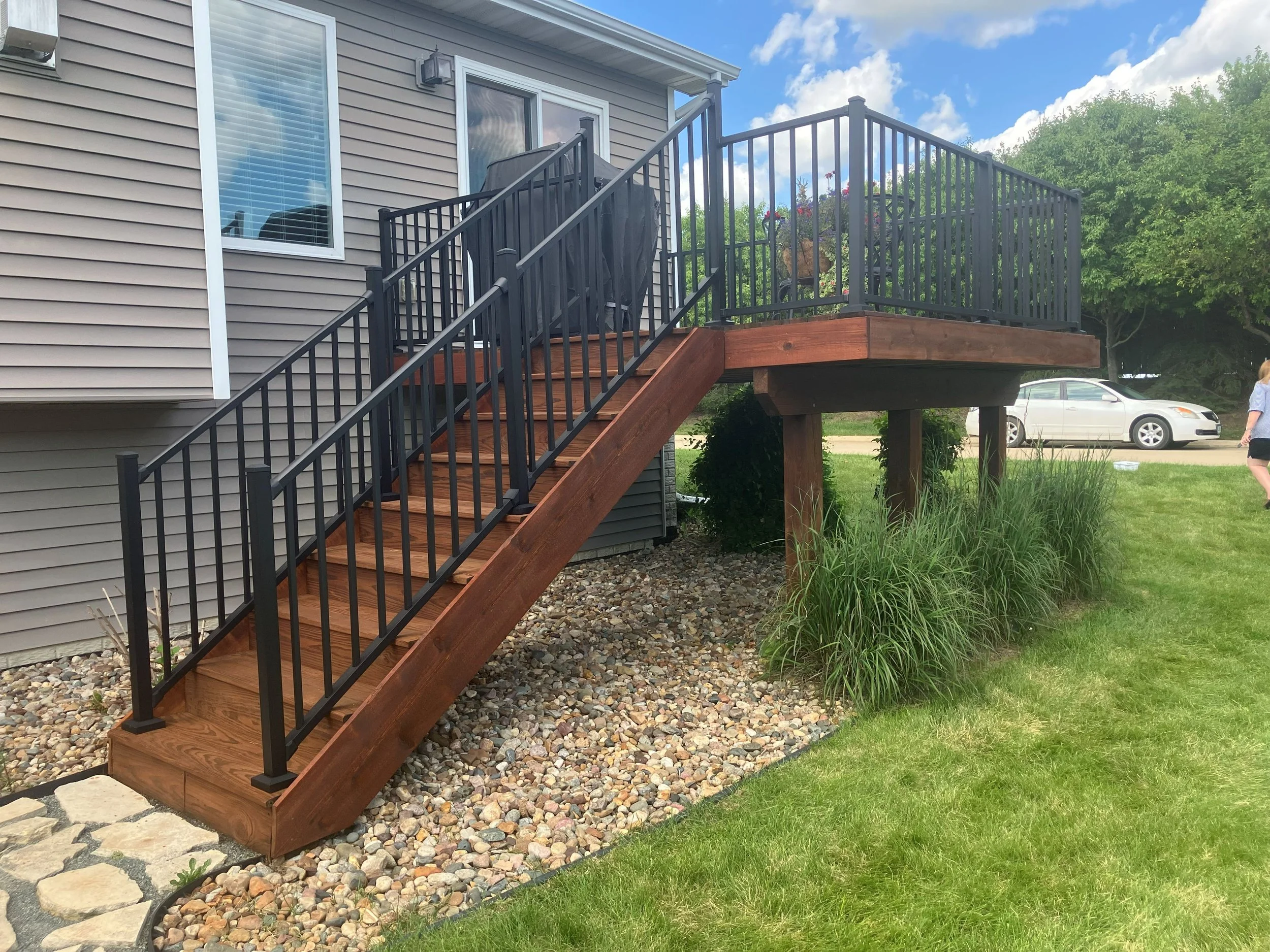 deck-railing-stain-urbandale-iowa.jpg