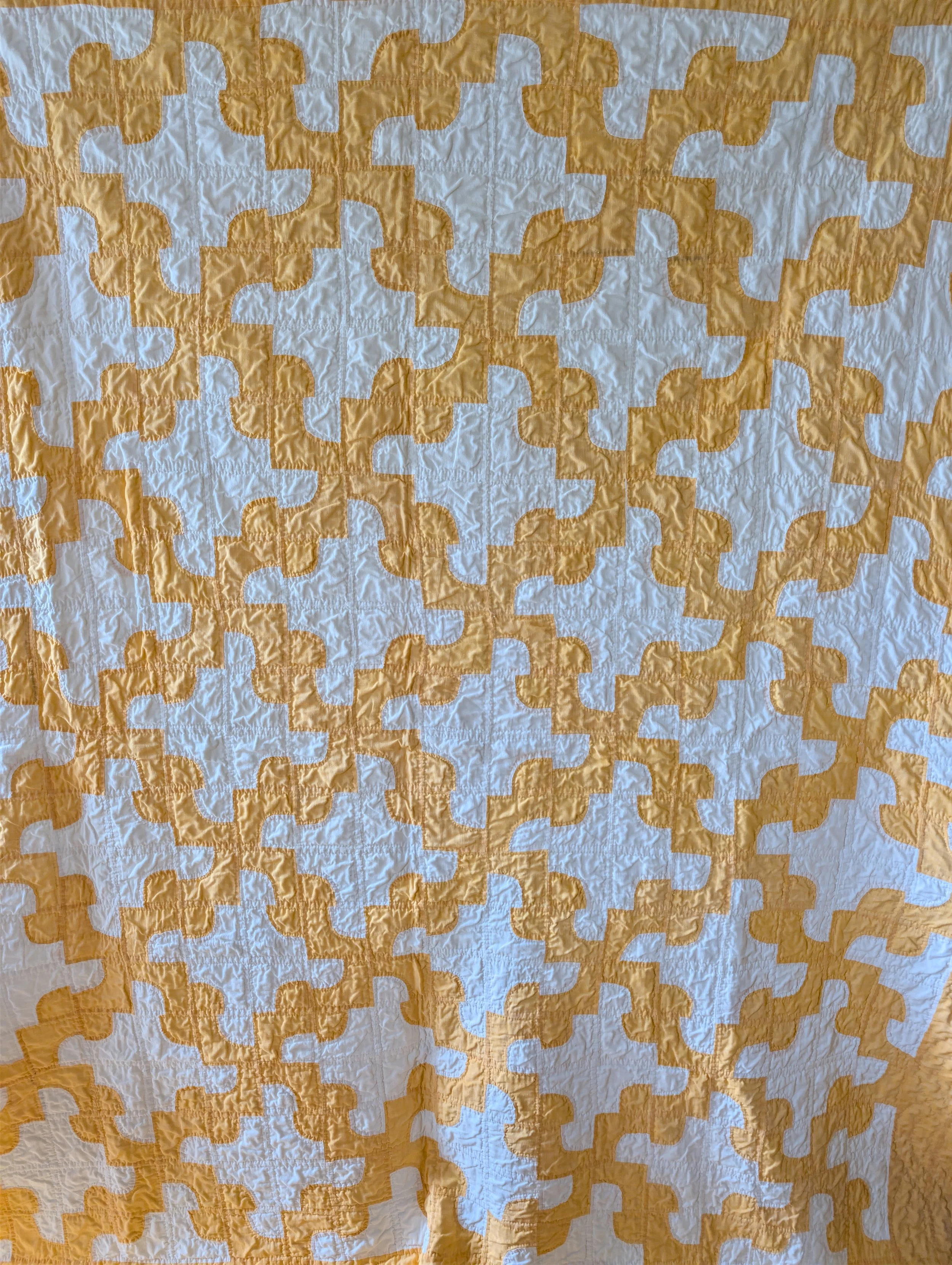 Vintage (1930s) Drunkards Path Hand + Machine Stitched Quilt.
