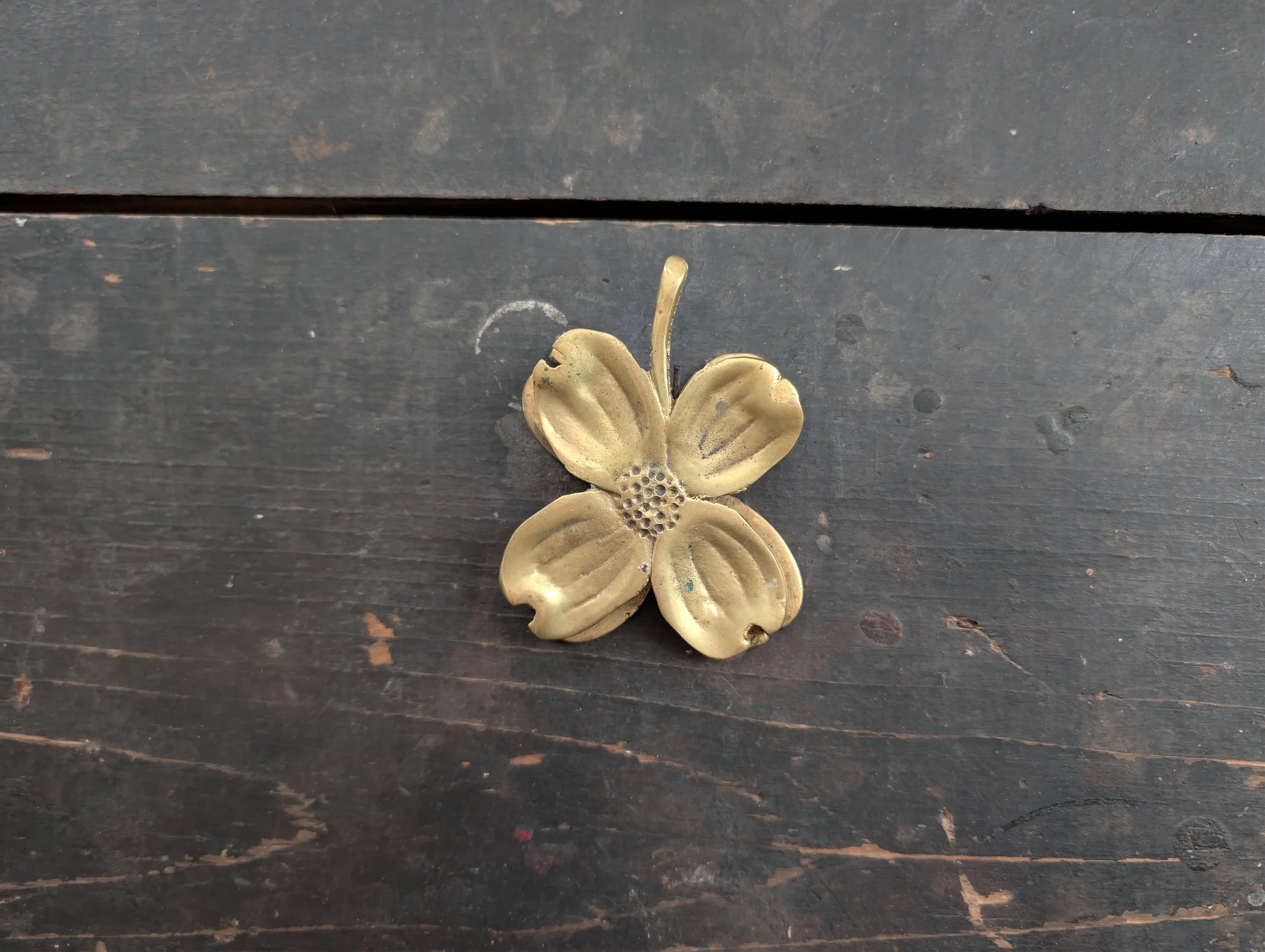 Vintage (1950s) Virginia Metalcrafters Solid Brass Dogwood Flower Paper Clip // Paperweight.