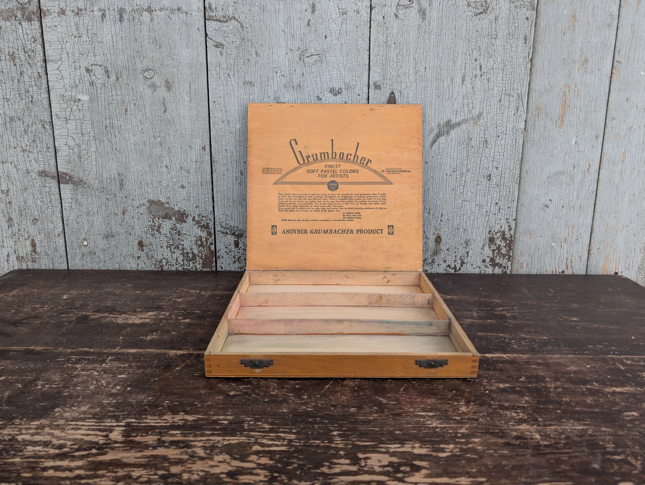 SOLD. Vintage (1970s) Empty Grumbacher Artists' Soft Pastel Wooden Storage Box