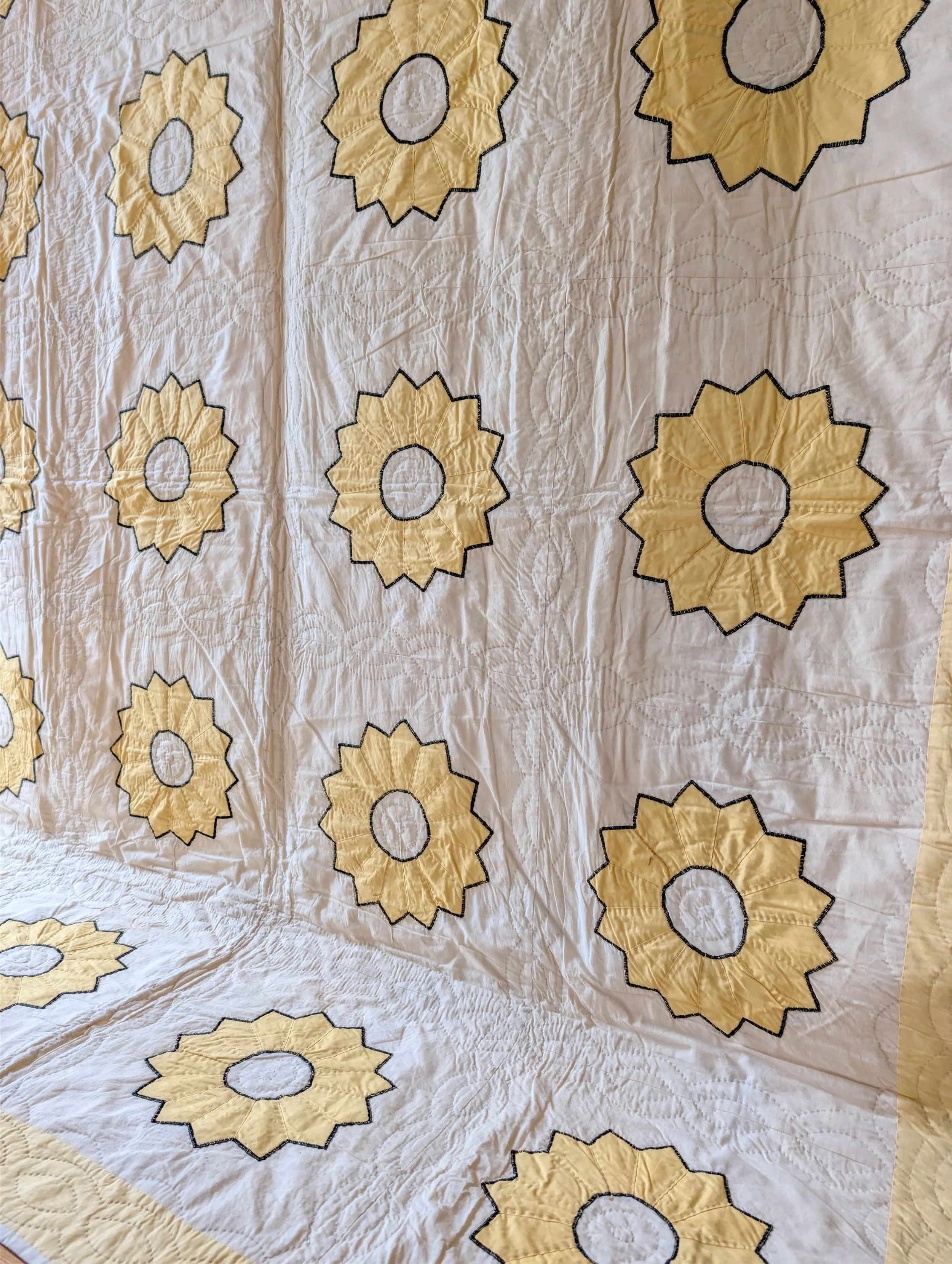 Vintage (1940s) Hand + Machine Stitched Sunflower // Water Wheel Quilt.