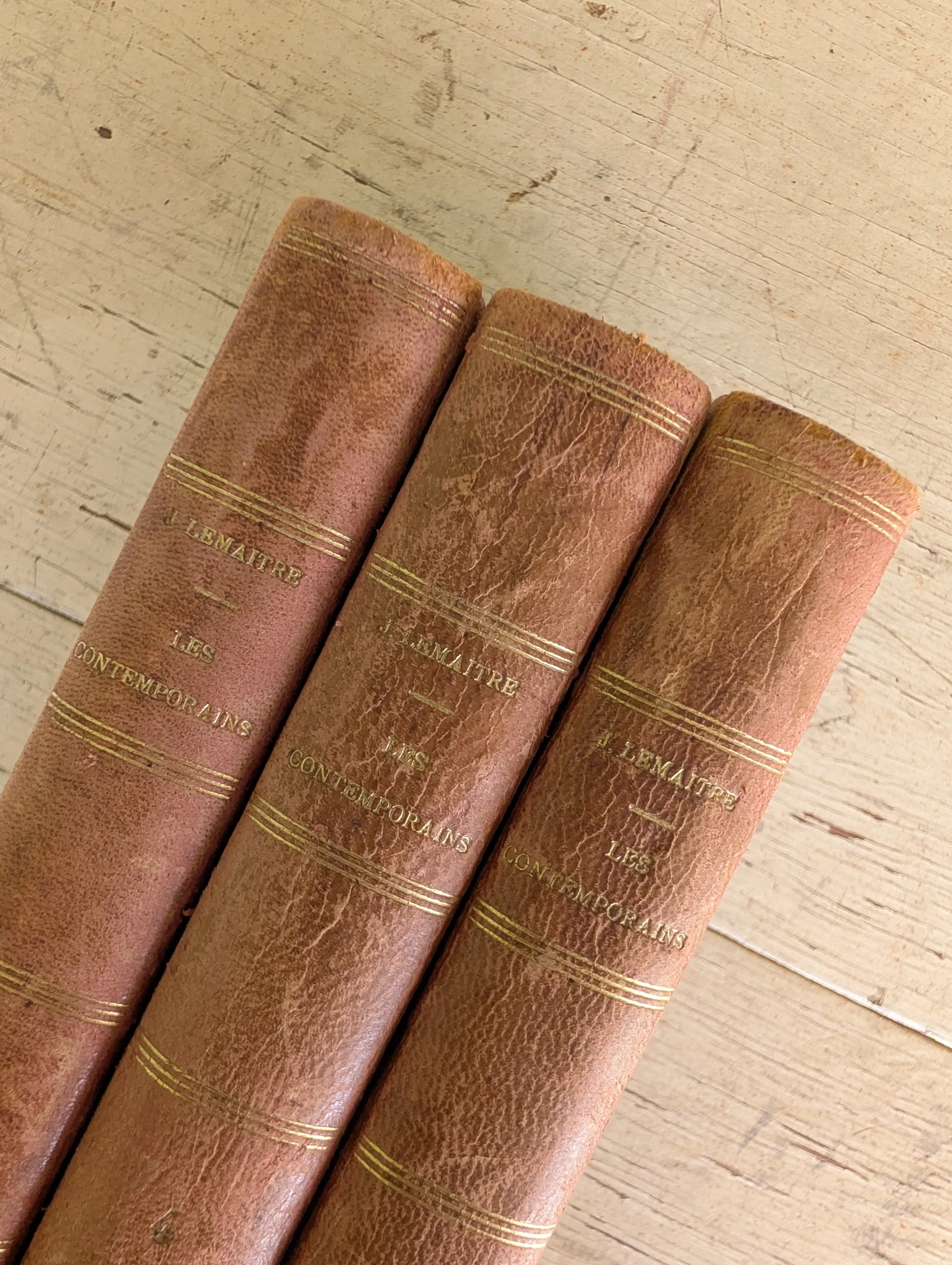 Antique (Undated : 1880s) Les Contemporains : Etudes et Portraits Litteraires by Jules Lemaitre. Text In French. Incomplete Set.