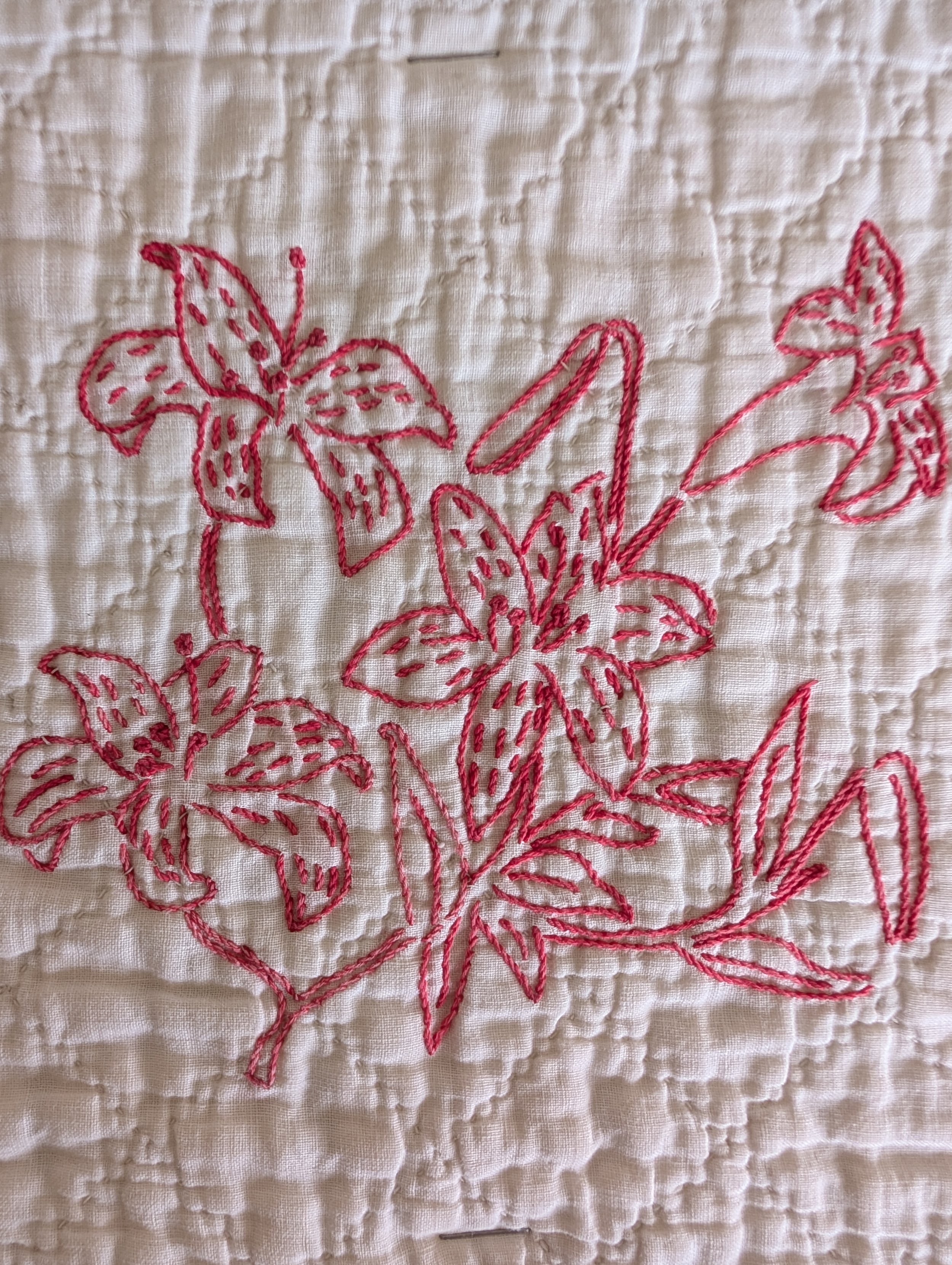 Antique (1920s) Redwork Quilt Block Floral Embroidery - Lily Bouquet.