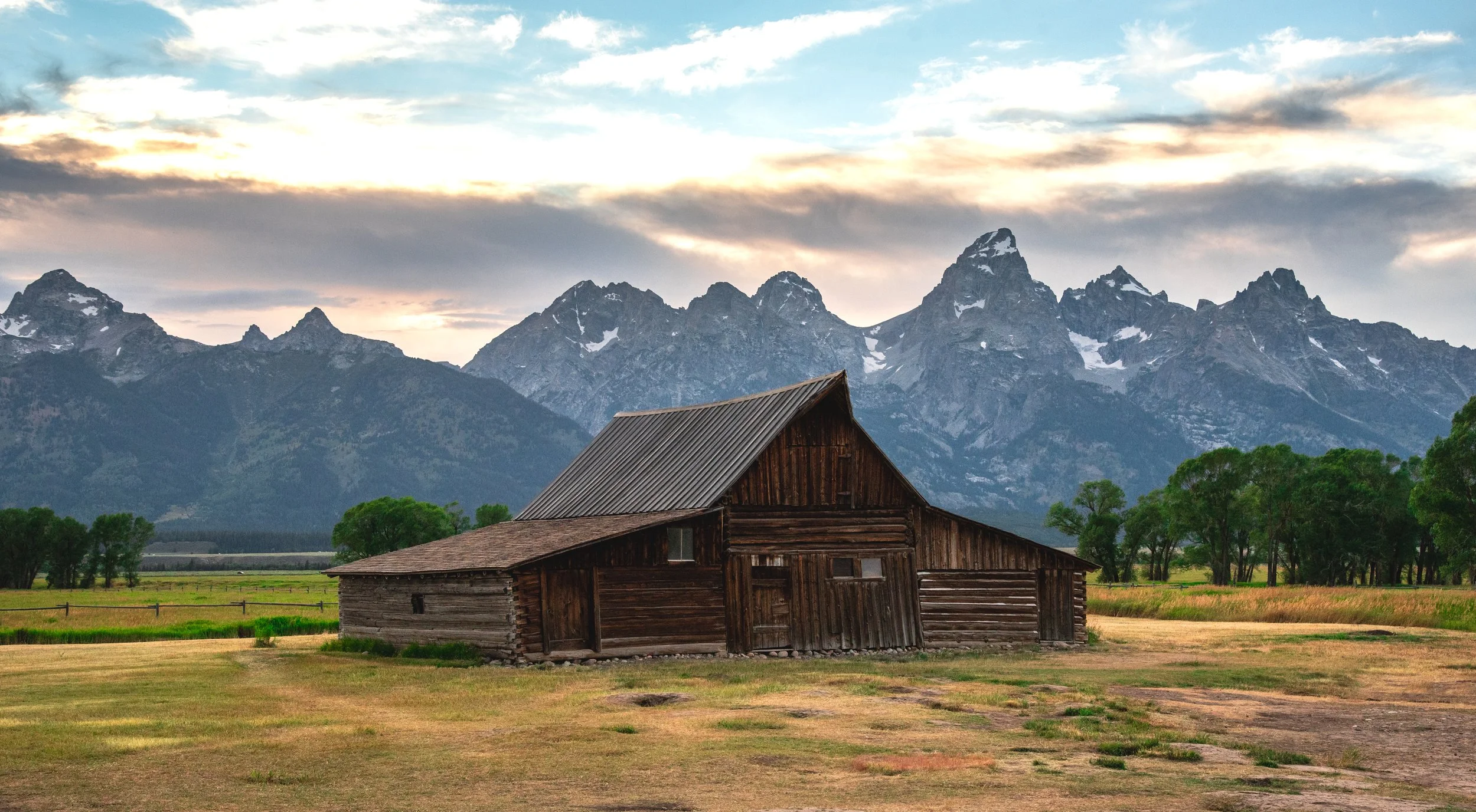 grand-teton-national-park-cabin-ansel-adams-moulton-barn-mormon-row.jpg