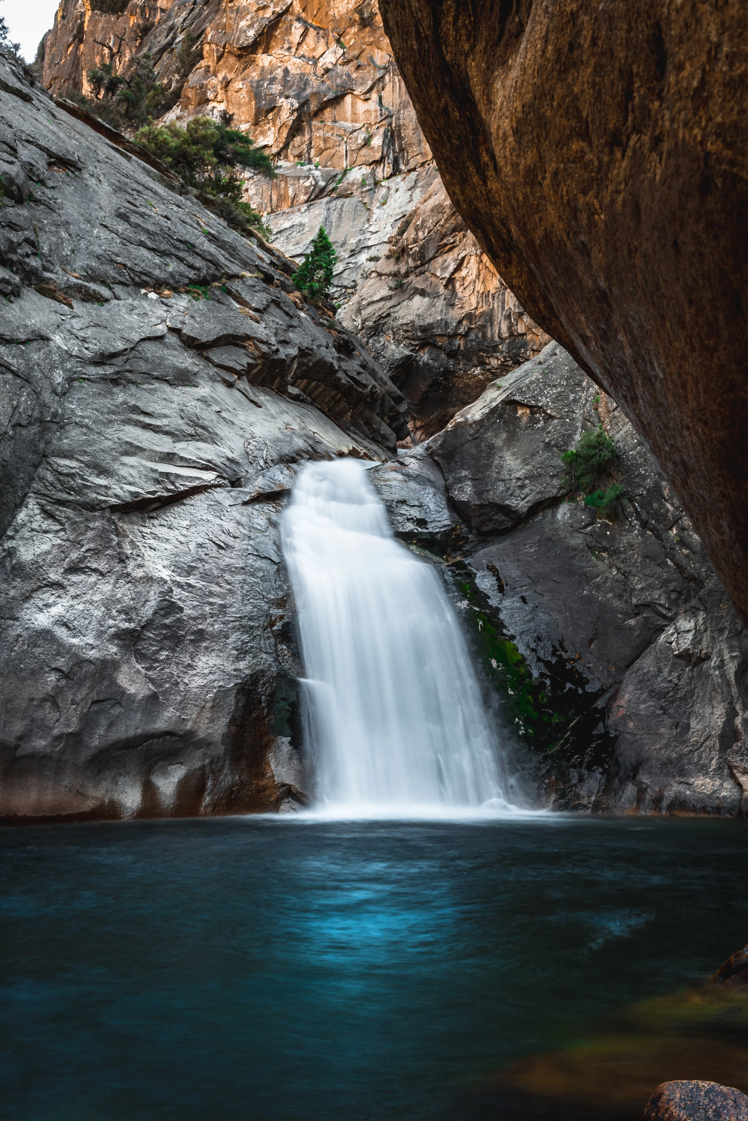 kings-canyon-national-park-waterfall.JPG