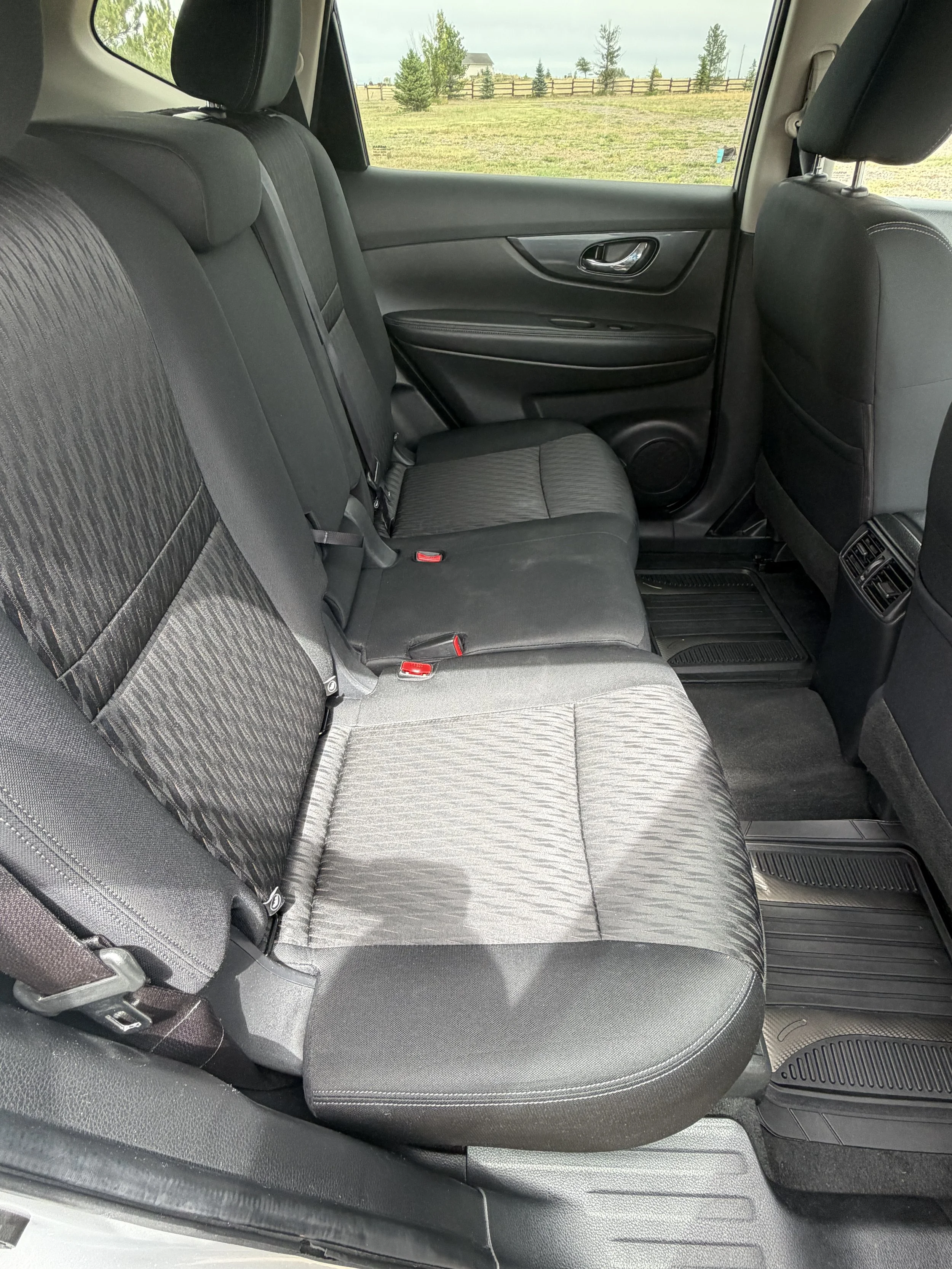 2020 Nissan Rogue SV 16 .JPG