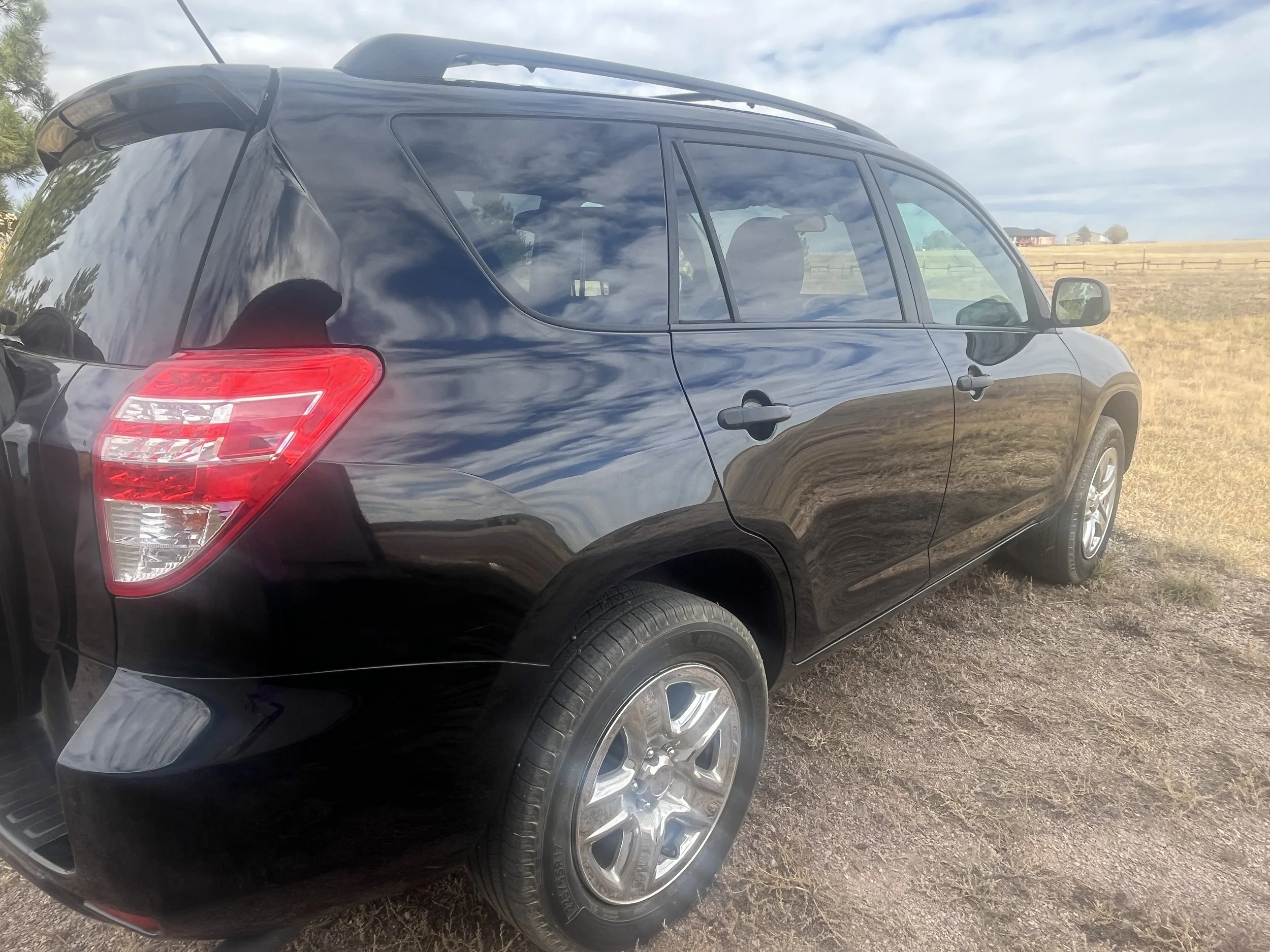 2011 Toyota Rava 4.jpeg