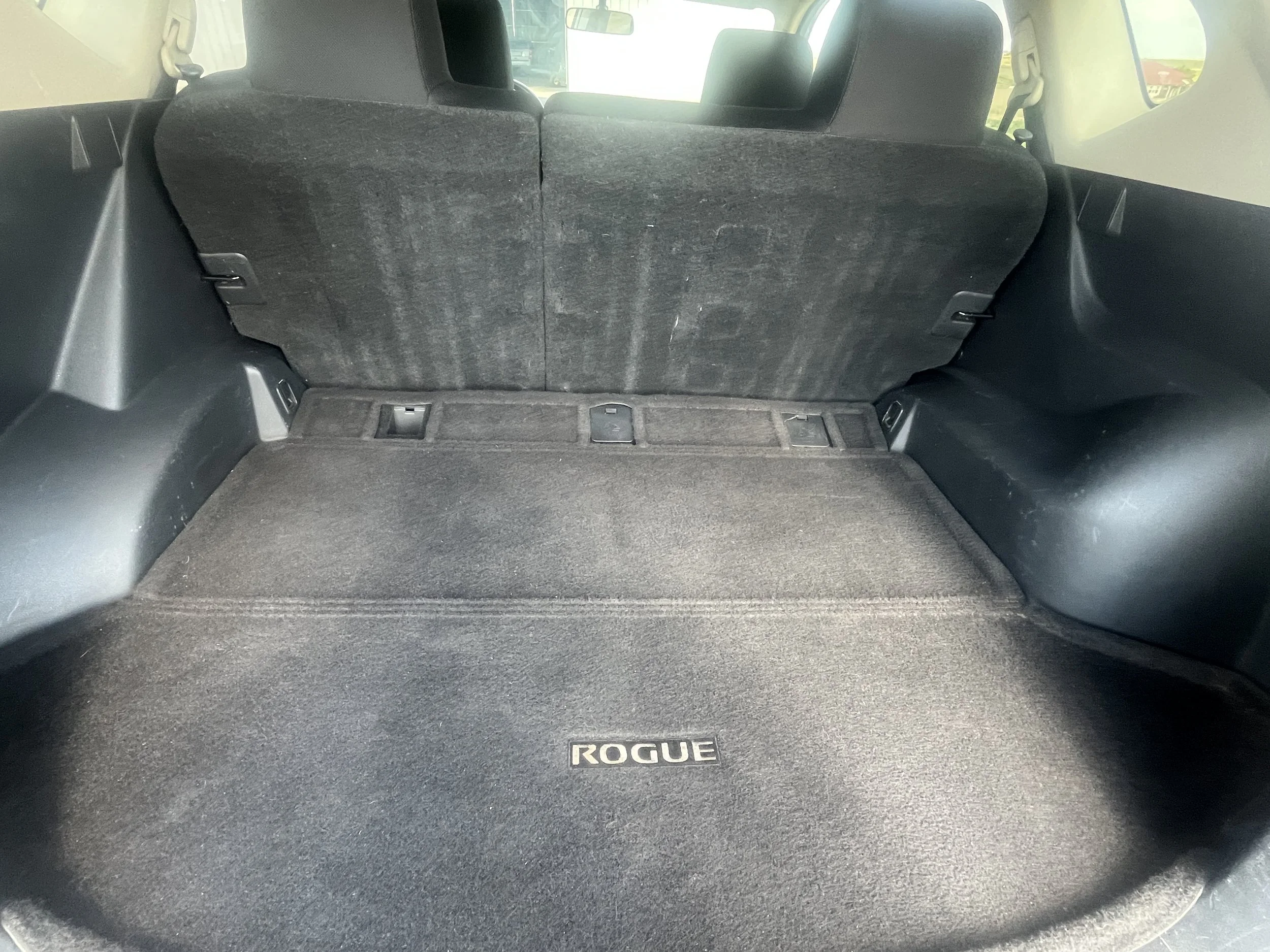 2012 Nissan Rogue 20.JPG