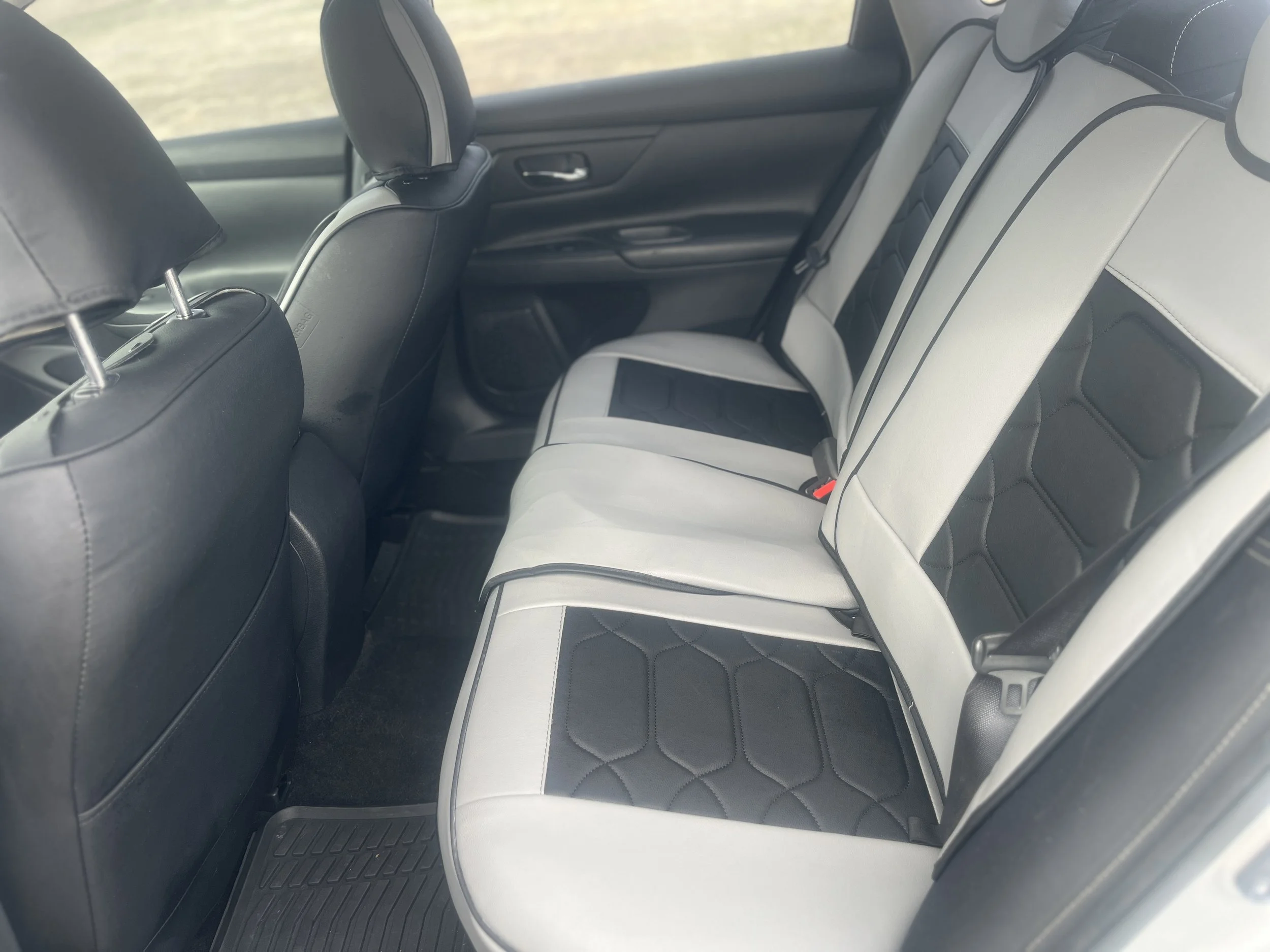 2016 Nissan Altima 10.jpg