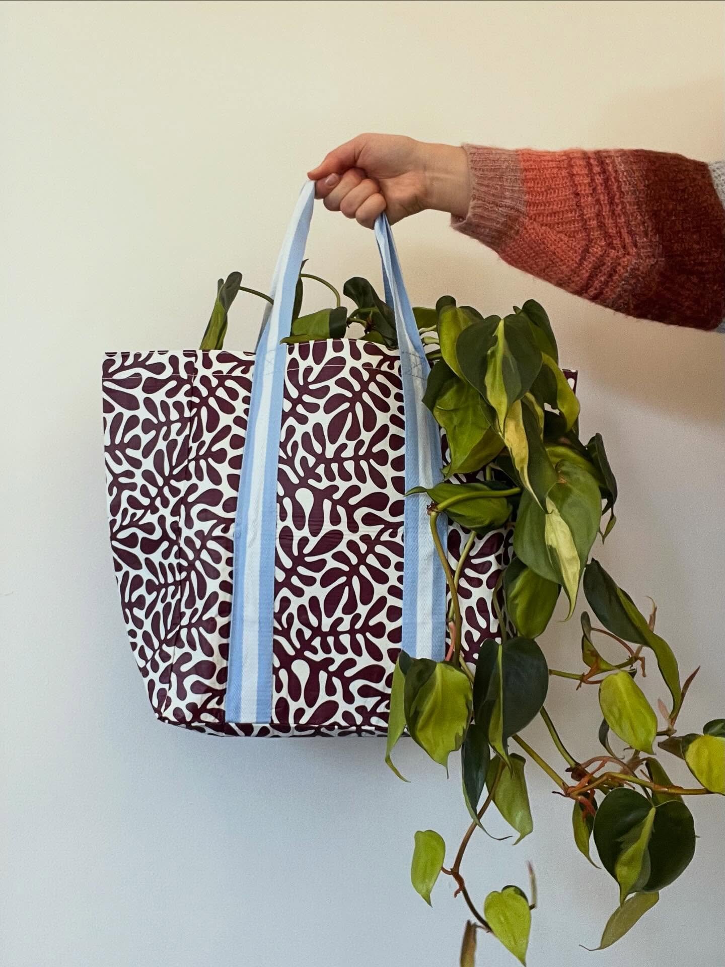 More gorgeous patterns have arrived! 

Our ever so popular Project 10 Shopper bag has been restocked and we&rsquo;re loving this coral beauty. 
Versatile, practical &amp; so cute! These little guys are perfectly for gifting. 

Available in store and 