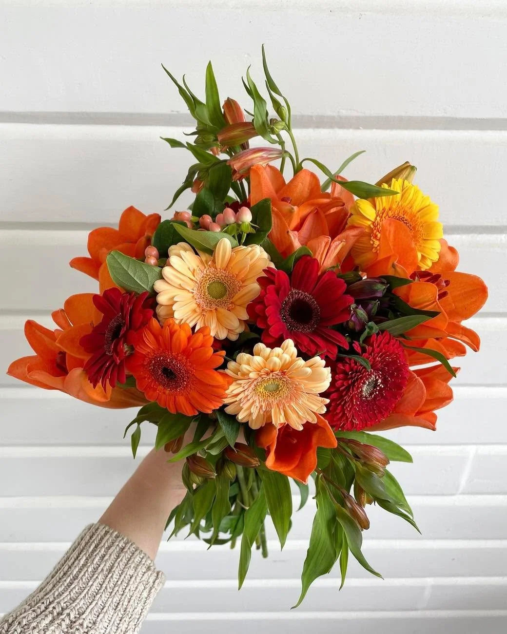 Brighten up your week with these gorgeous flowers. 
In store this week!

✨Wolfe &amp; Diego Gifts✨

https://www.wolfediegogifts.co.nz