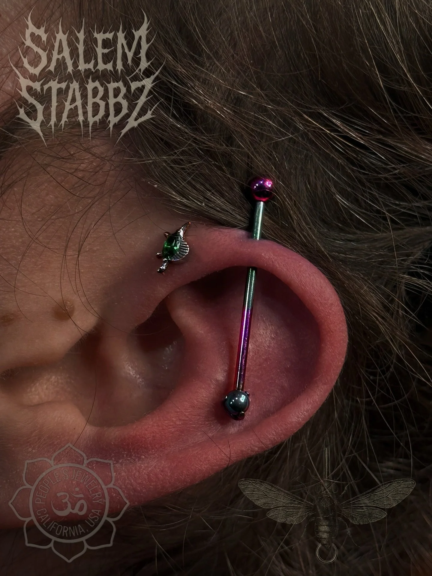 🪙🌈CUSTOM INDUSTRIAL🌈🪙
Kayla didn’t quite have the anatomy for a “traditional” industrial, so what do we do when your anatomy is a bit different? We modify 😉
SO pumped for this one and it came out amazing! Thank you so much for