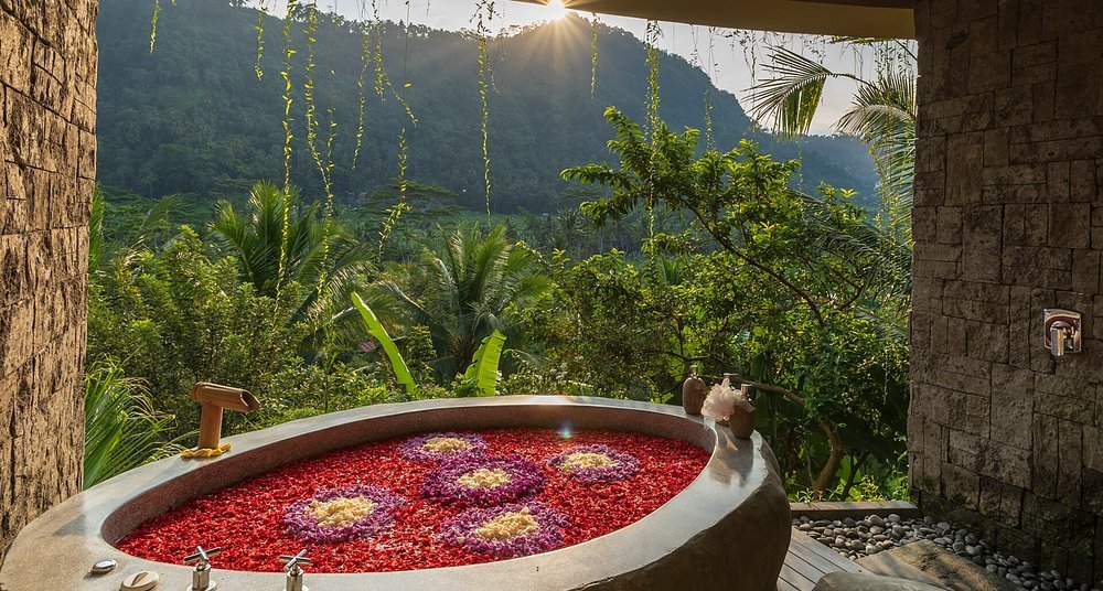 Flower Bath Wapa di Uma.jpg
