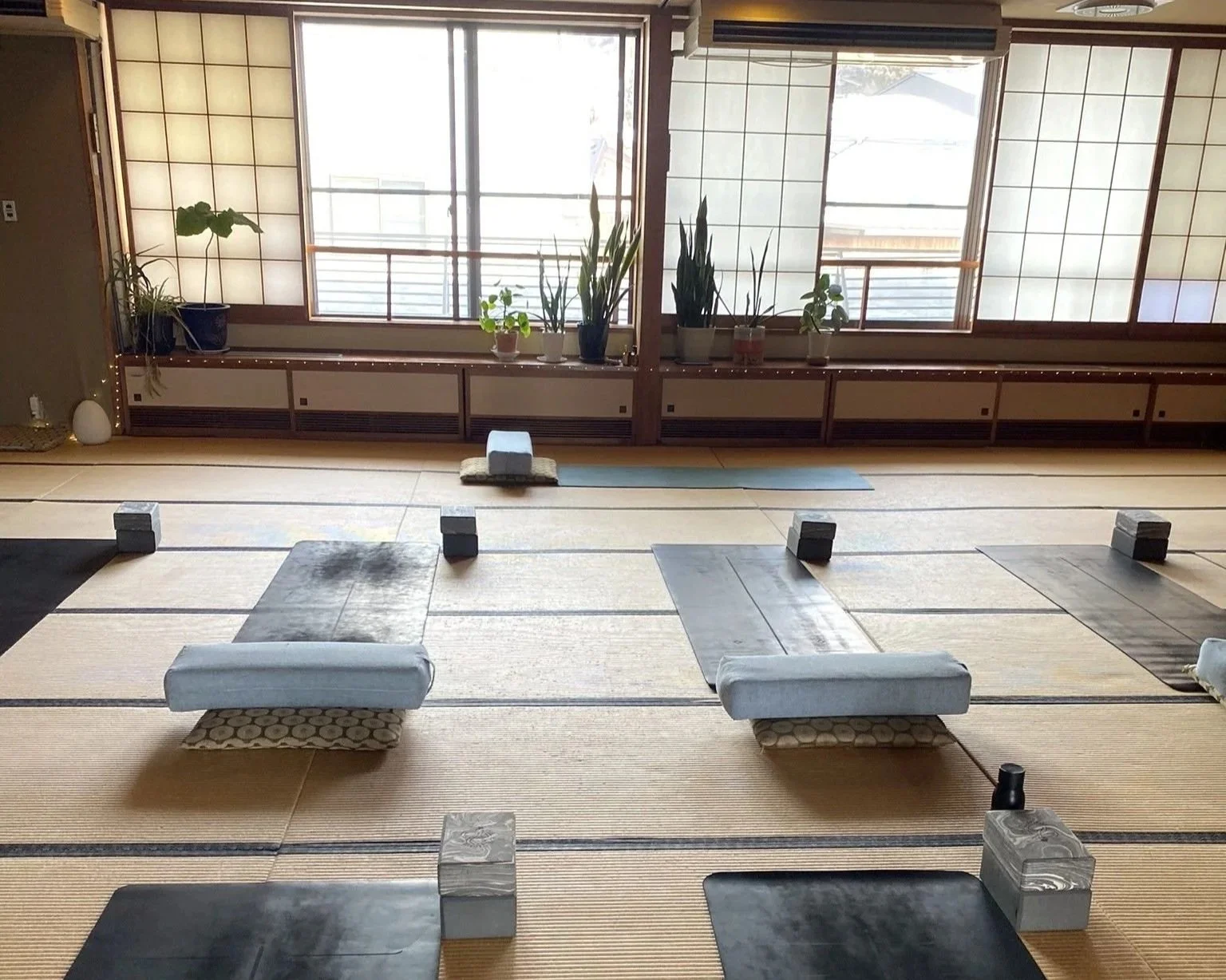Yoga+room+Shizen.jpg