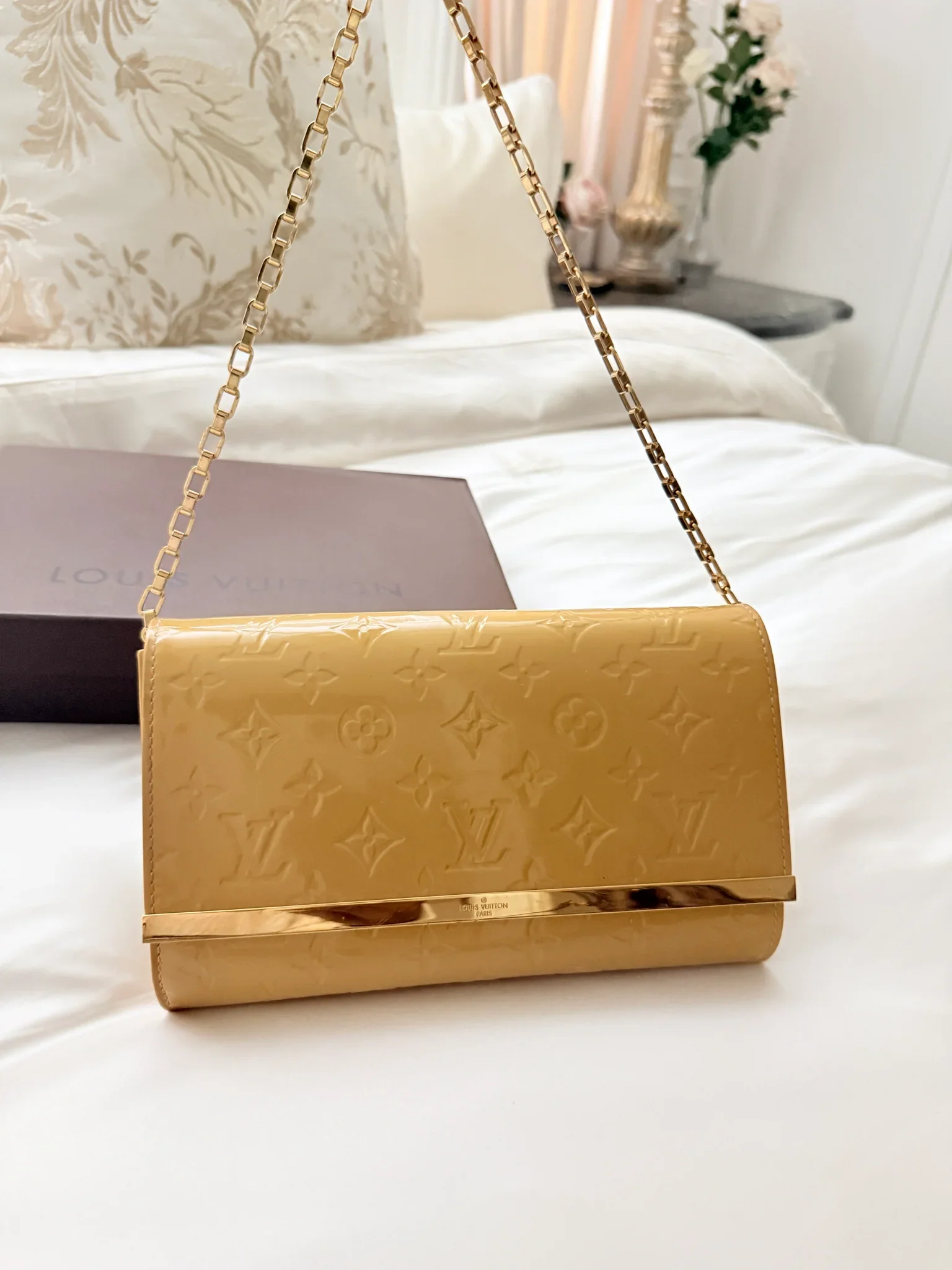 Louis Vuitton Vernis Monogram Ana Clutch Dune Bag