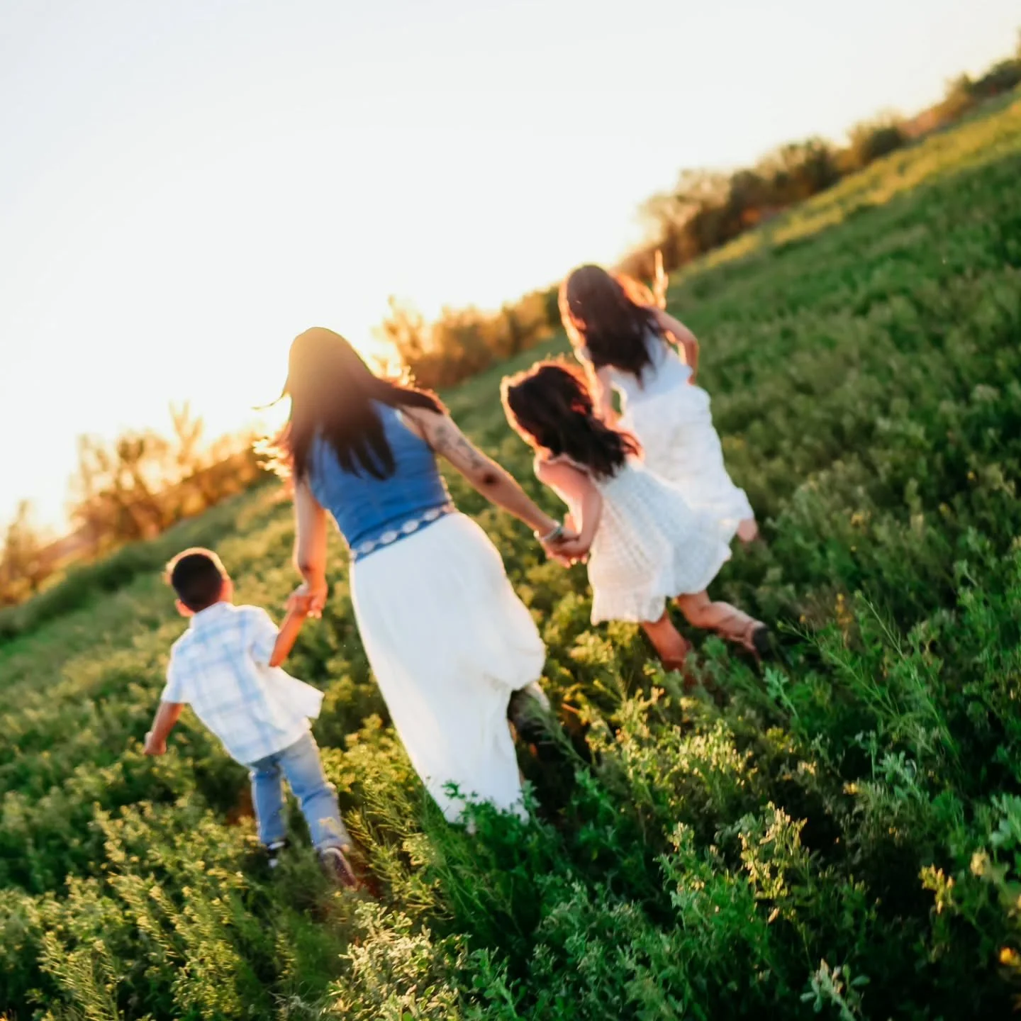There are no words!!! 💜
The sunset, the sweet family! Just perfection!!! 

I love when the kids are wild, I love when they get to run around like crazy people &amp; even if we have to corral them for a couple posed shots, its always so much fun!! 💜