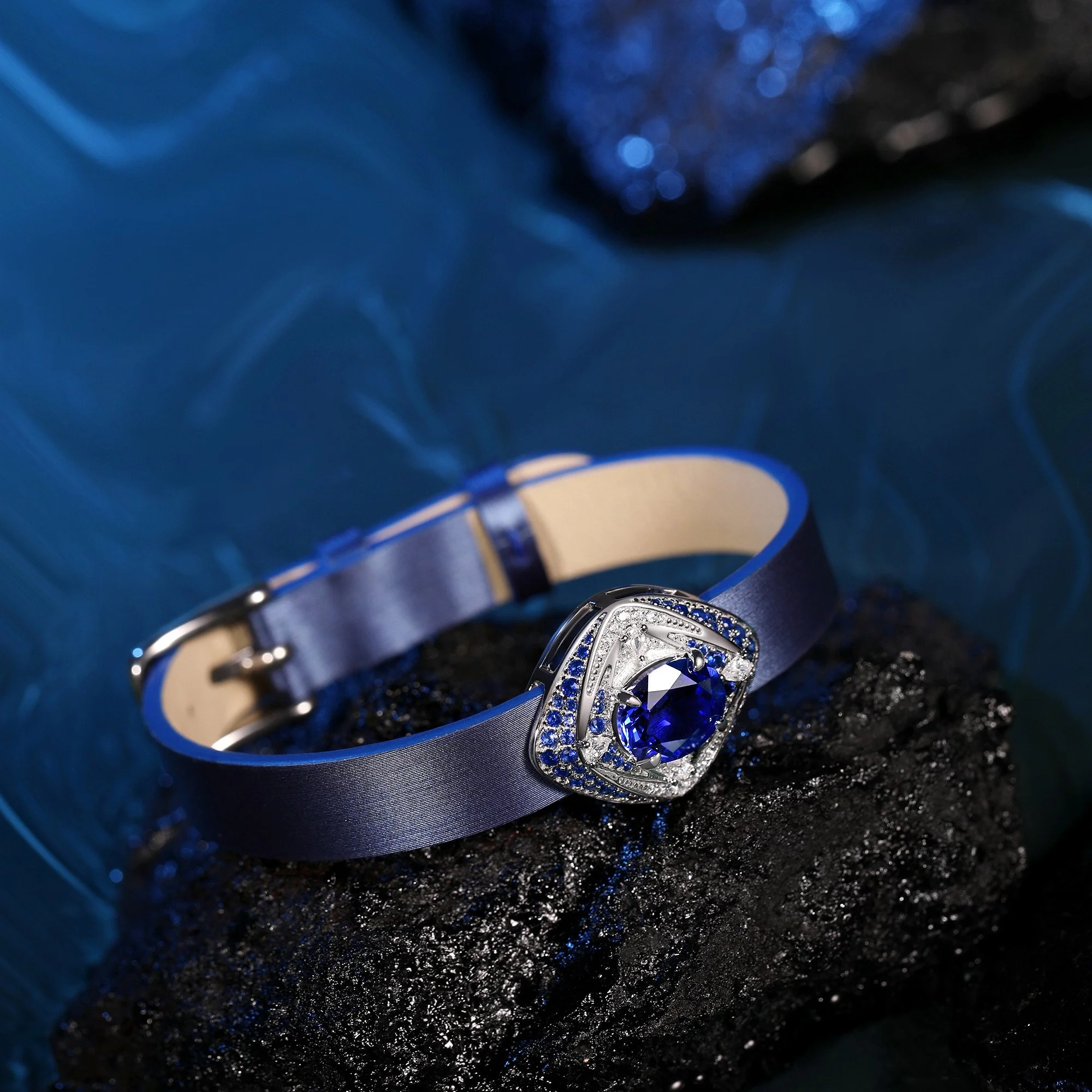 Poem of Azure Bracelet