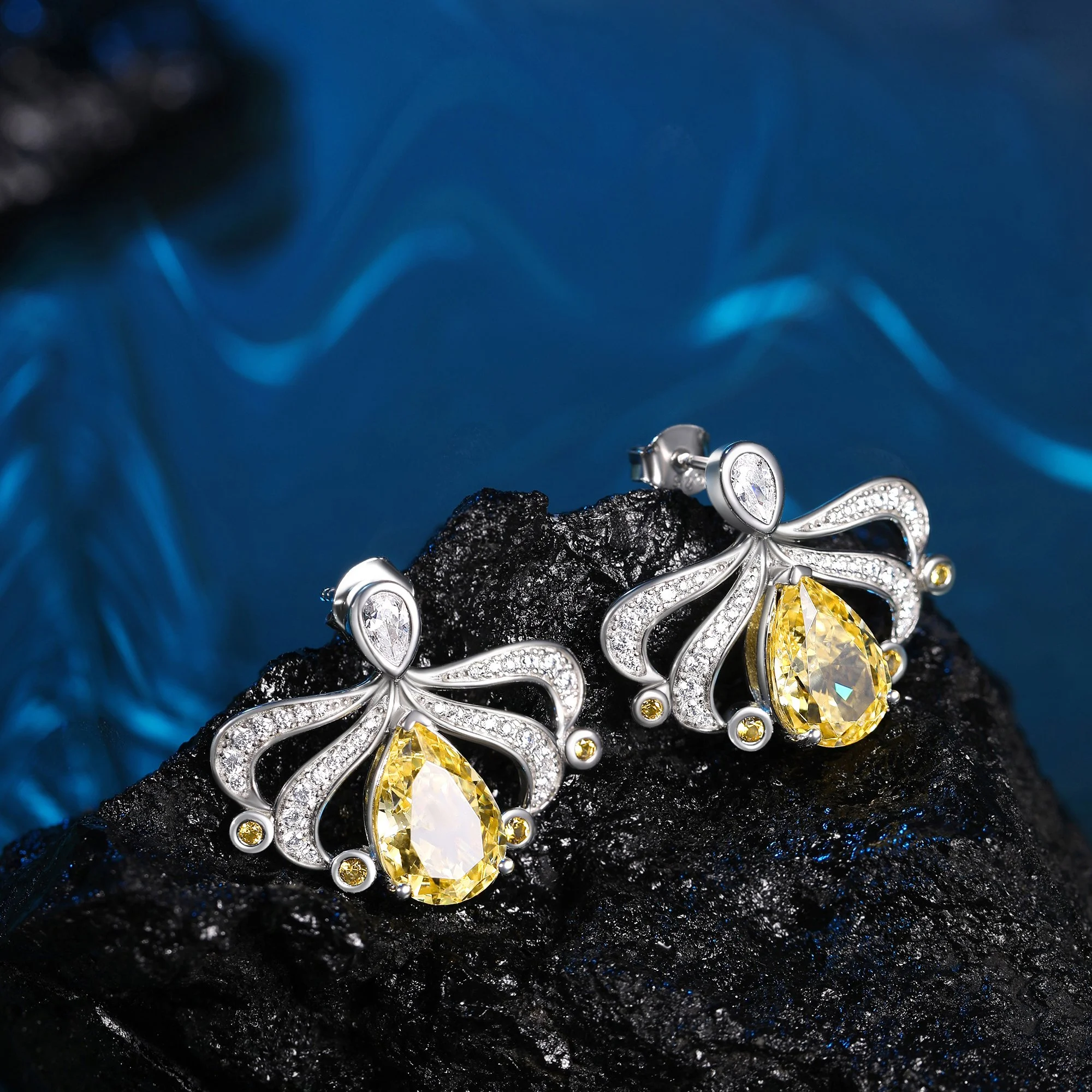 Dream in Bloom Stud Earrings
