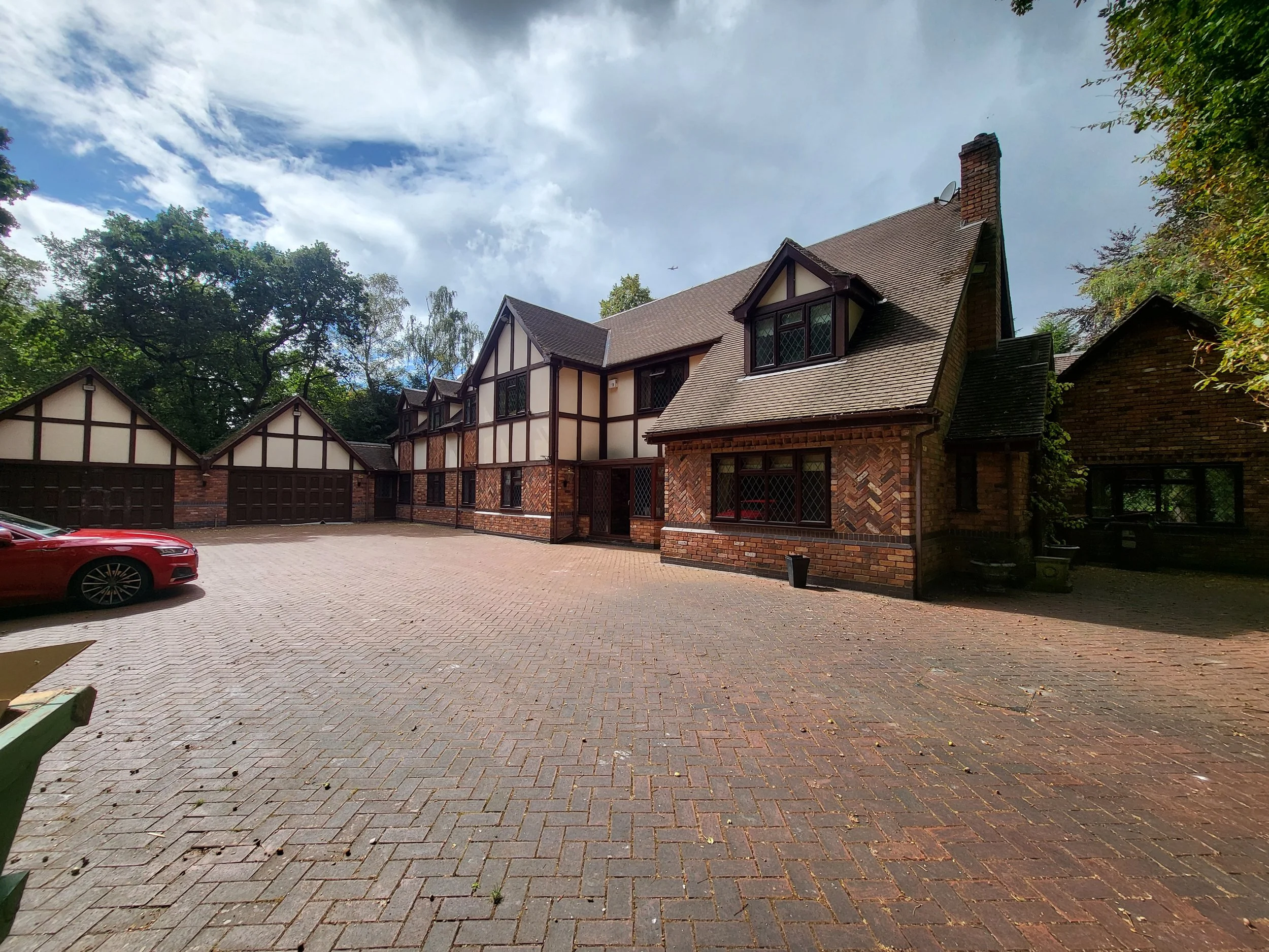 Front of property.jpg