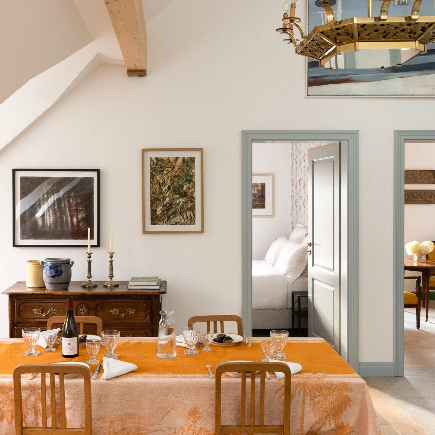 Grand Appartement - Domaine du Ch&acirc;teau de Marnand
Many thanks @gg_gregoiregardette for the fabulous photos!
Papier peint @lamaisonpierrefrey 
Peinture @farrowandball 
Lit et rideaux @juju_host 
Nappe @lejacquardfrancais 
Meubles et objets @igra