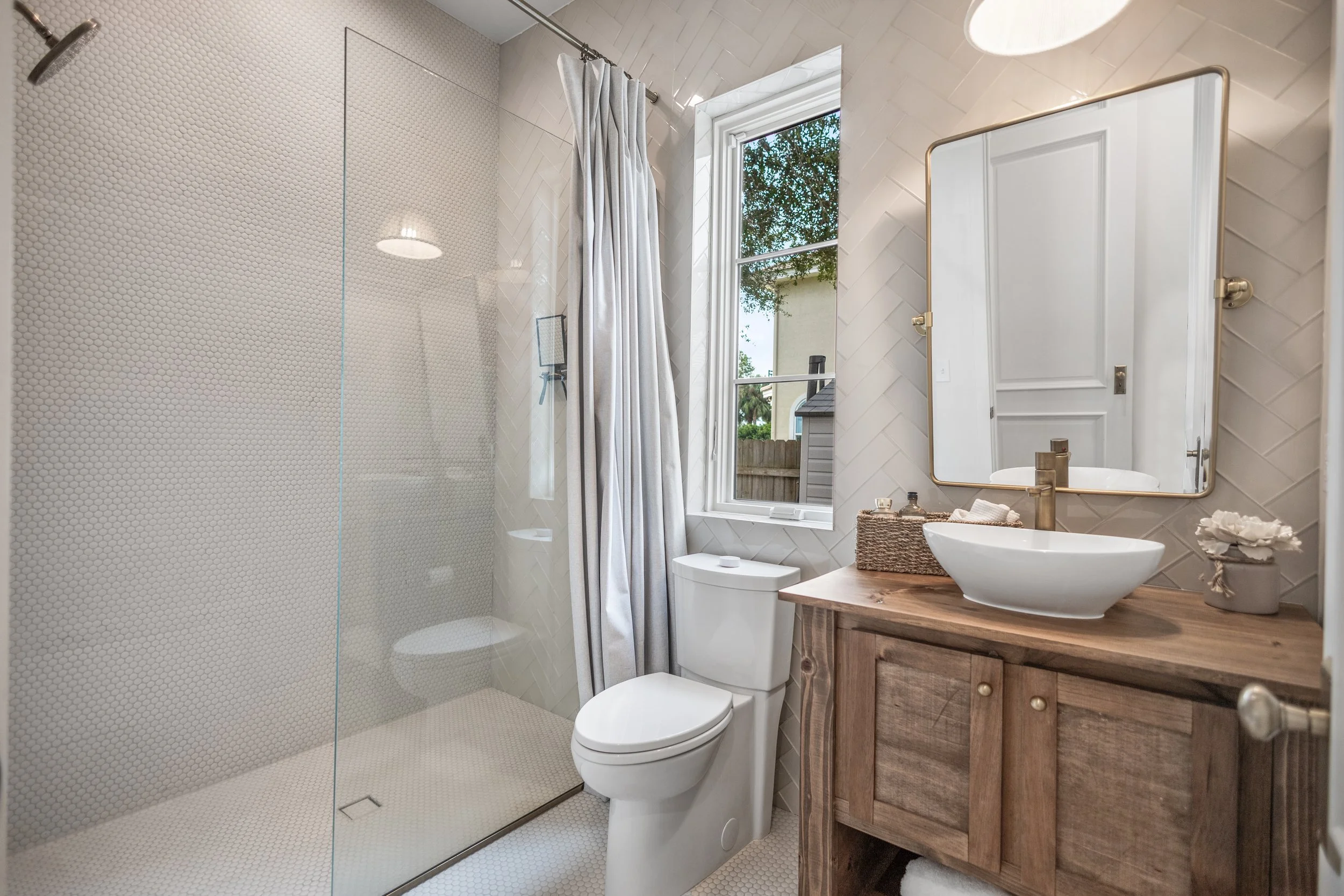 Luxury guest bath