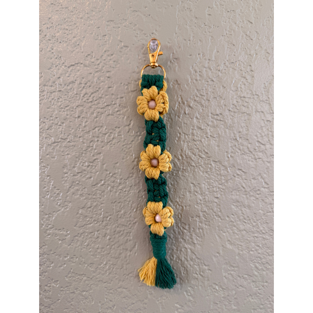 Macramé Daisy Keychain – Yellow Flower Boho Charm