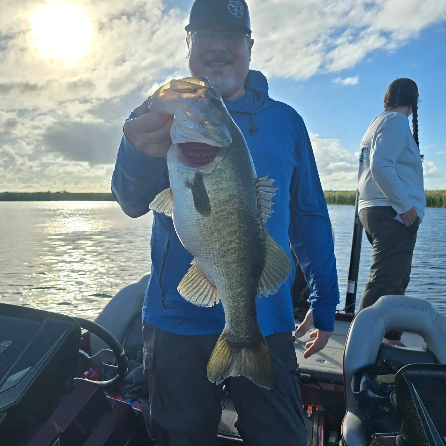 Another day on the water with my good friends Denny &amp; MaryBeth, and the bass bite was 🔥. We stacked up 37 total, with the biggest just under 6 lbs and plenty more in that solid 4&ndash;5 lb range. Couldn&rsquo;t have asked for better action or b