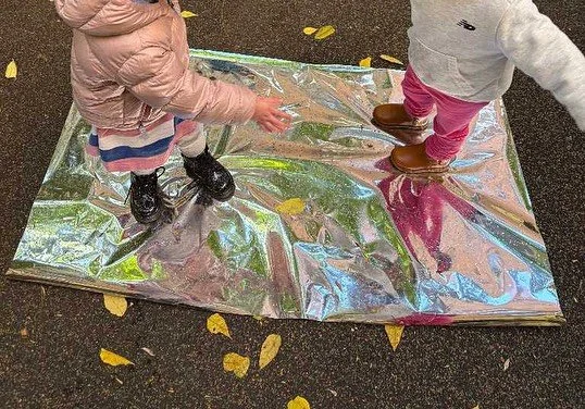 Noticing how the Toddlers have been interested in their distorted reflections on cars outdoors, the teachers have been offering different provocations and working times related to reflection and light🪩💡🪞
#reggioinspired #nycpreschool #toddlers #le