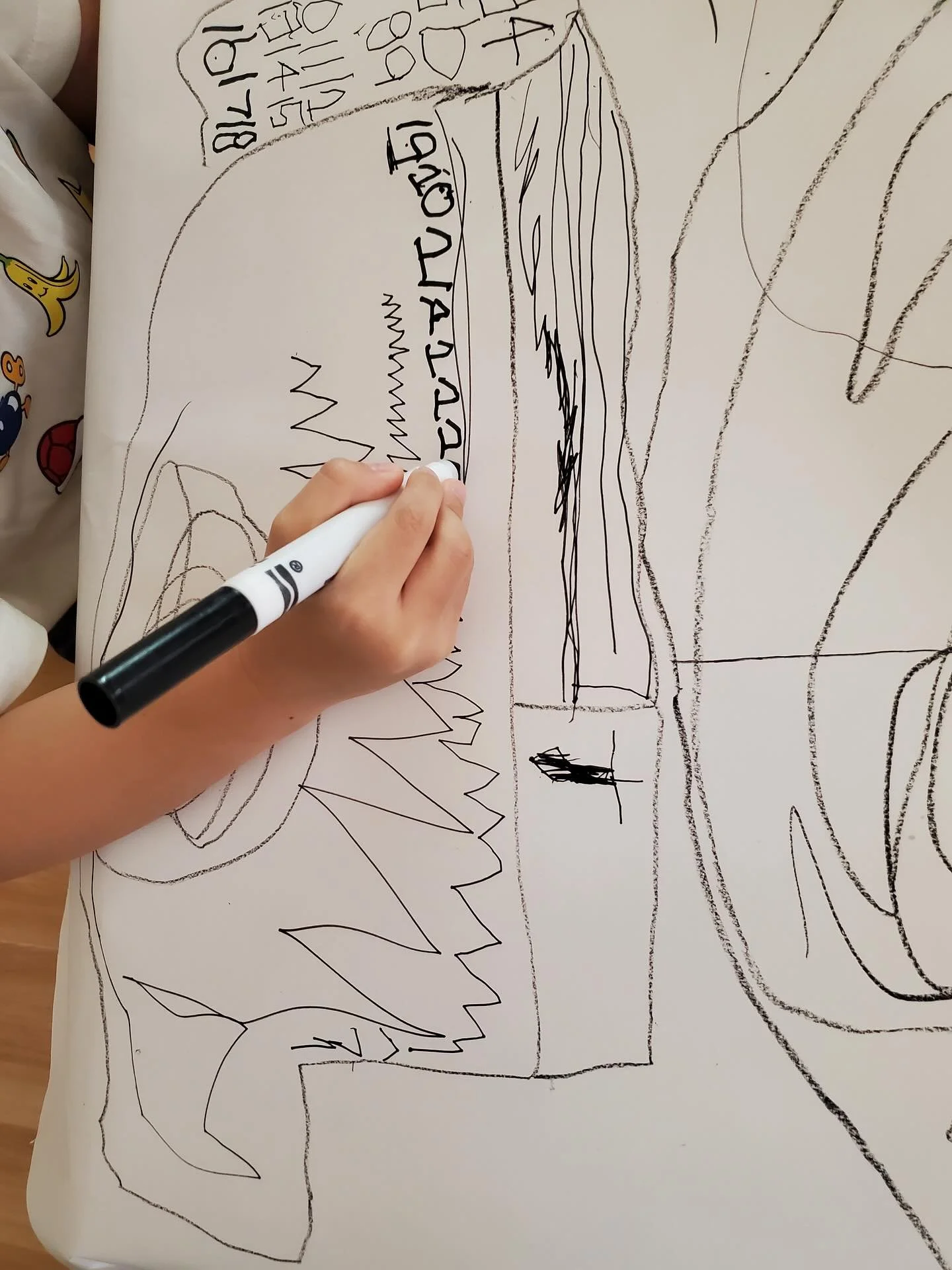Mark making! 🖊️✏️🖍️The children have many opportunities for early drawing&mdash;they learn descriptive language, express their thoughts, ideas, discoveries, and feelings, and make their internal understanding of the world visible. Learning how to m