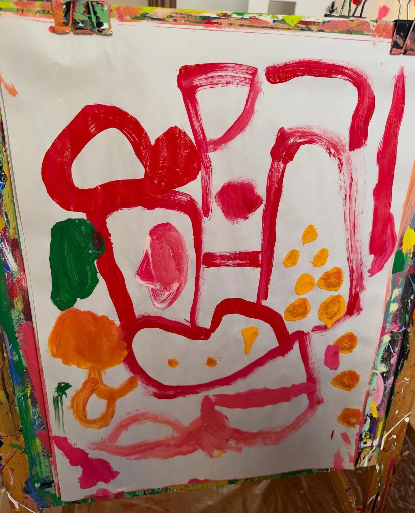 &ldquo;Come look at my painting!&rdquo; It&rsquo;s wonderful to see the children take such pride in their work, wanting to show what they&rsquo;ve created to their teachers and the other children. 👩&zwj;🎨 🎨 🖌️ 

&ldquo;A Dragon Eating A Lollipop&