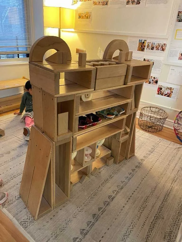 The PreK children designed and built their very own science lab! Using some of the spools, they spin and mix their &ldquo;potion&rdquo; creations 🫧

#learningthroughplaying #scienceforall #reggioinspired #prek