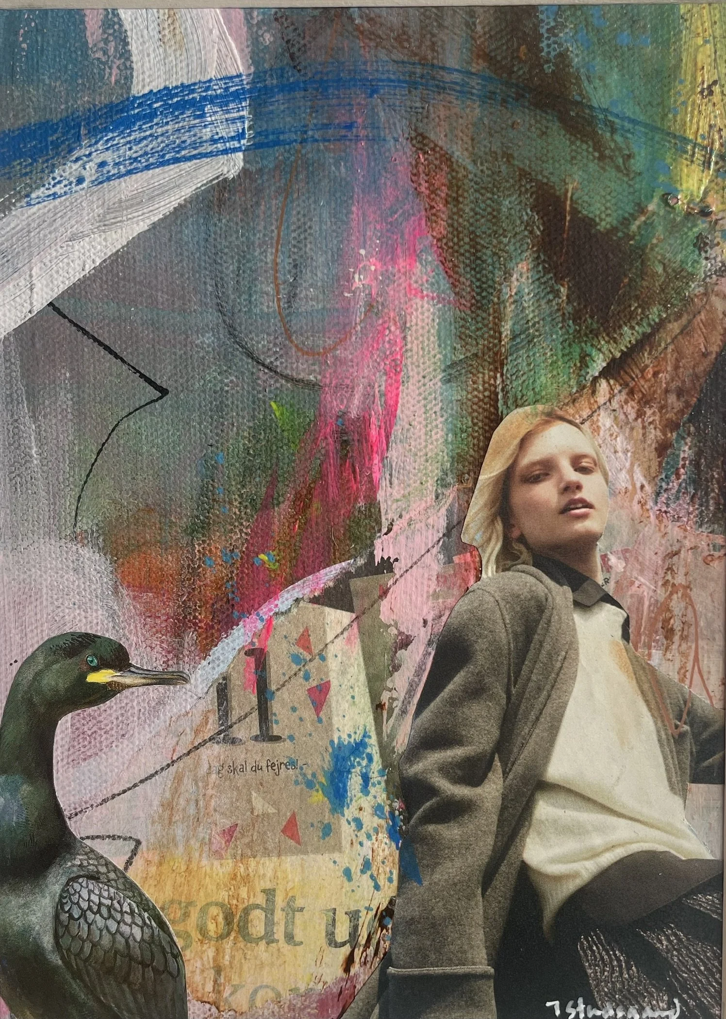 Collage i lille ramme, kvinde og fugl med abstrakt baggrund